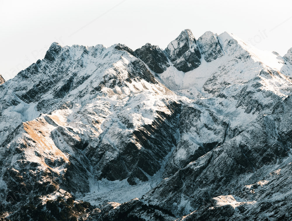 Ligne de crêtes en bordure de la vallée du Lys.