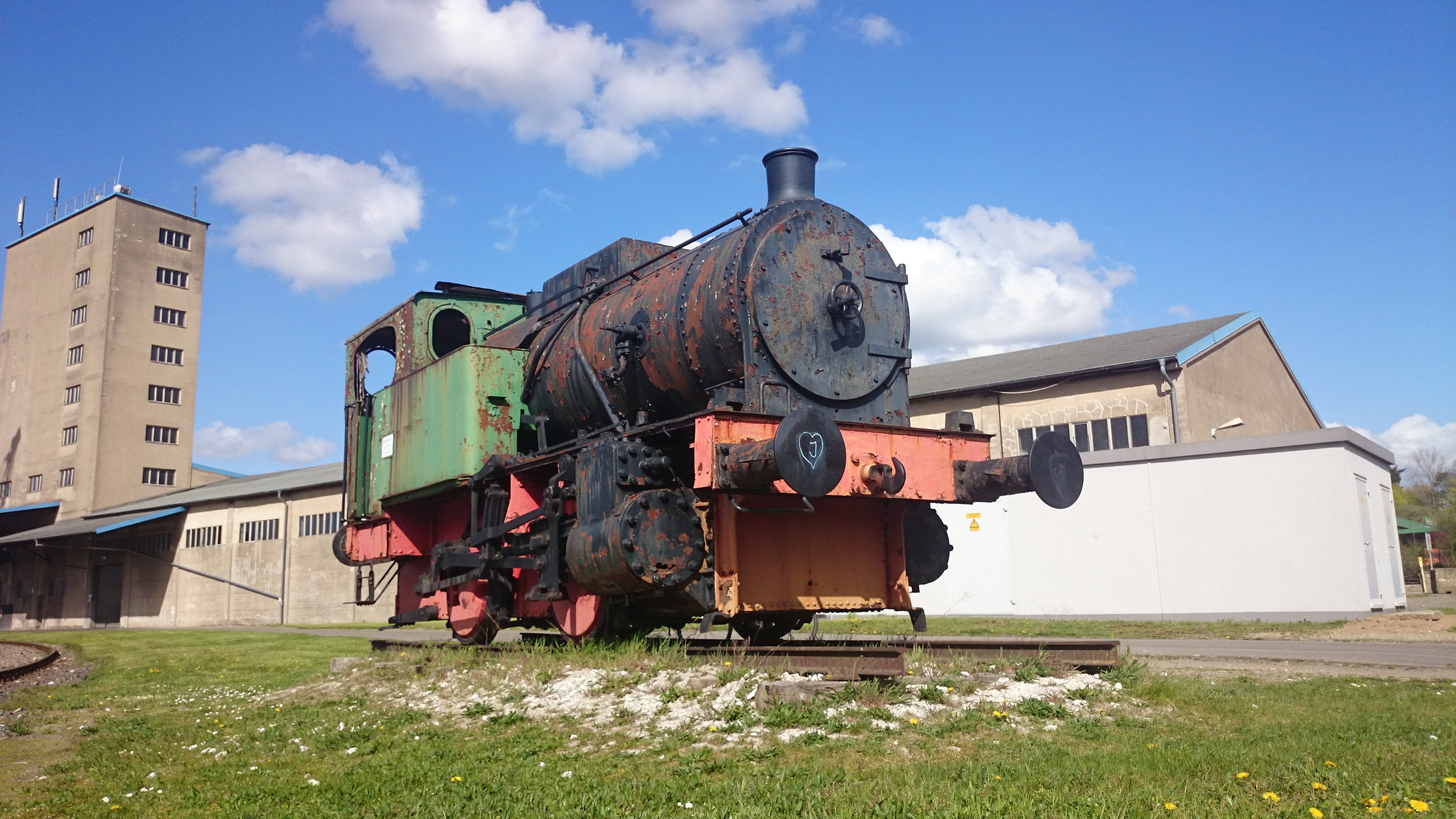 Am Hildesheimer Hafen. Leider steht die Lok dort mittlerweile nicht mehr.