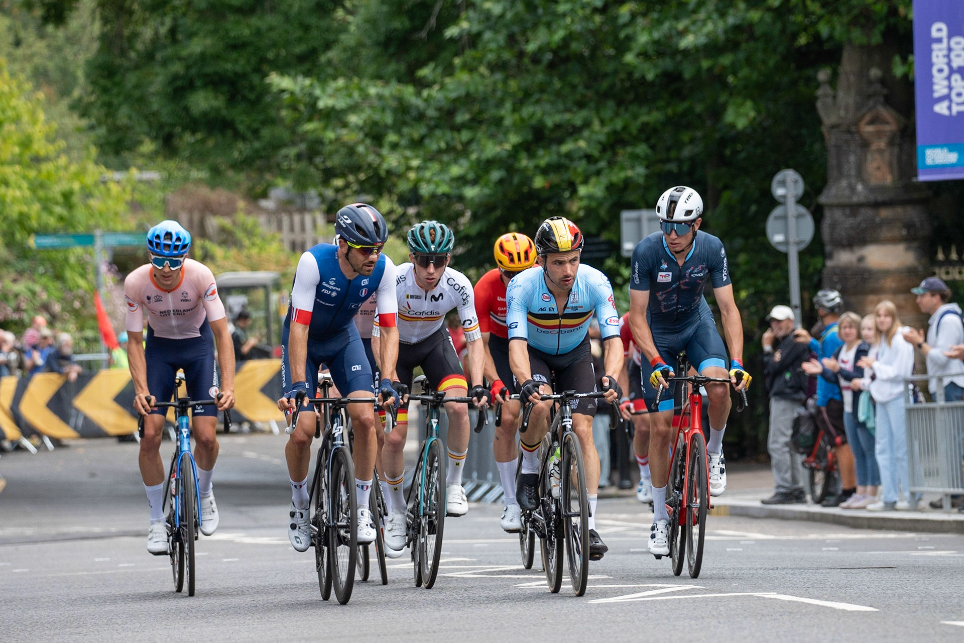 Glasgow, Scotland, UK. 6th August 2023. UCI World Championships – Mathieu van der Poel wins the Men’s Elite Road Race Road Race from Edinburgh to Glasgow ending with 10 laps of the city centre circuit. Credit R.Gass/Alamy Live News