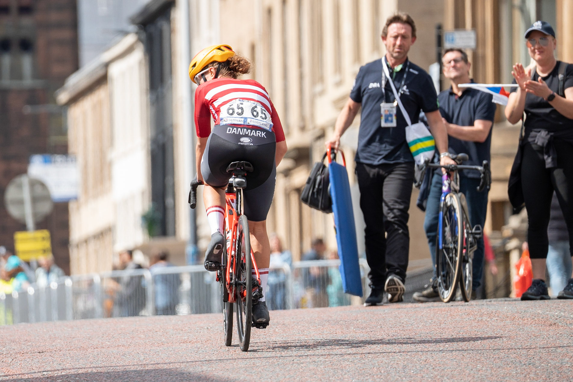 Glasgow, Scotland, UK. 13th August 2023. UCI World Championships – Lotte Kopecky of Belgium wins the Women’s Elite Road Race Road Race from Loch Lomond to Glasgow ending with 6 laps of the city centre circuit. Credit R.Gass/Alamy Live News