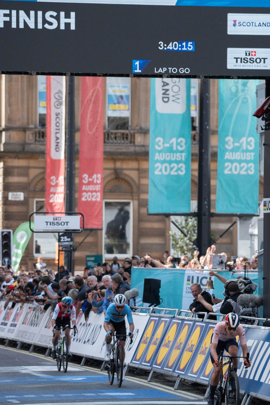 Glasgow, Scotland, UK. 13th August 2023. UCI World Championships – Lotte Kopecky of Belgium wins the Women’s Elite Road Race Road Race from Loch Lomond to Glasgow ending with 6 laps of the city centre circuit. Credit R.Gass/Alamy Live News