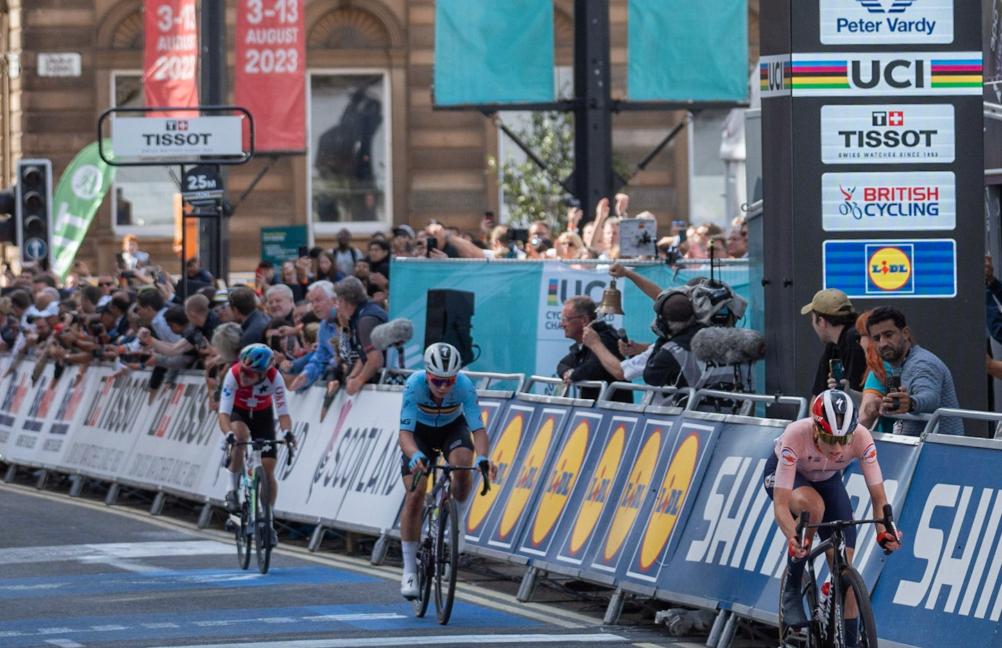 Glasgow, Scotland, UK. 13th August 2023. UCI World Championships – Lotte Kopecky of Belgium wins the Women’s Elite Road Race Road Race from Loch Lomond to Glasgow ending with 6 laps of the city centre circuit. Credit R.Gass/Alamy Live News