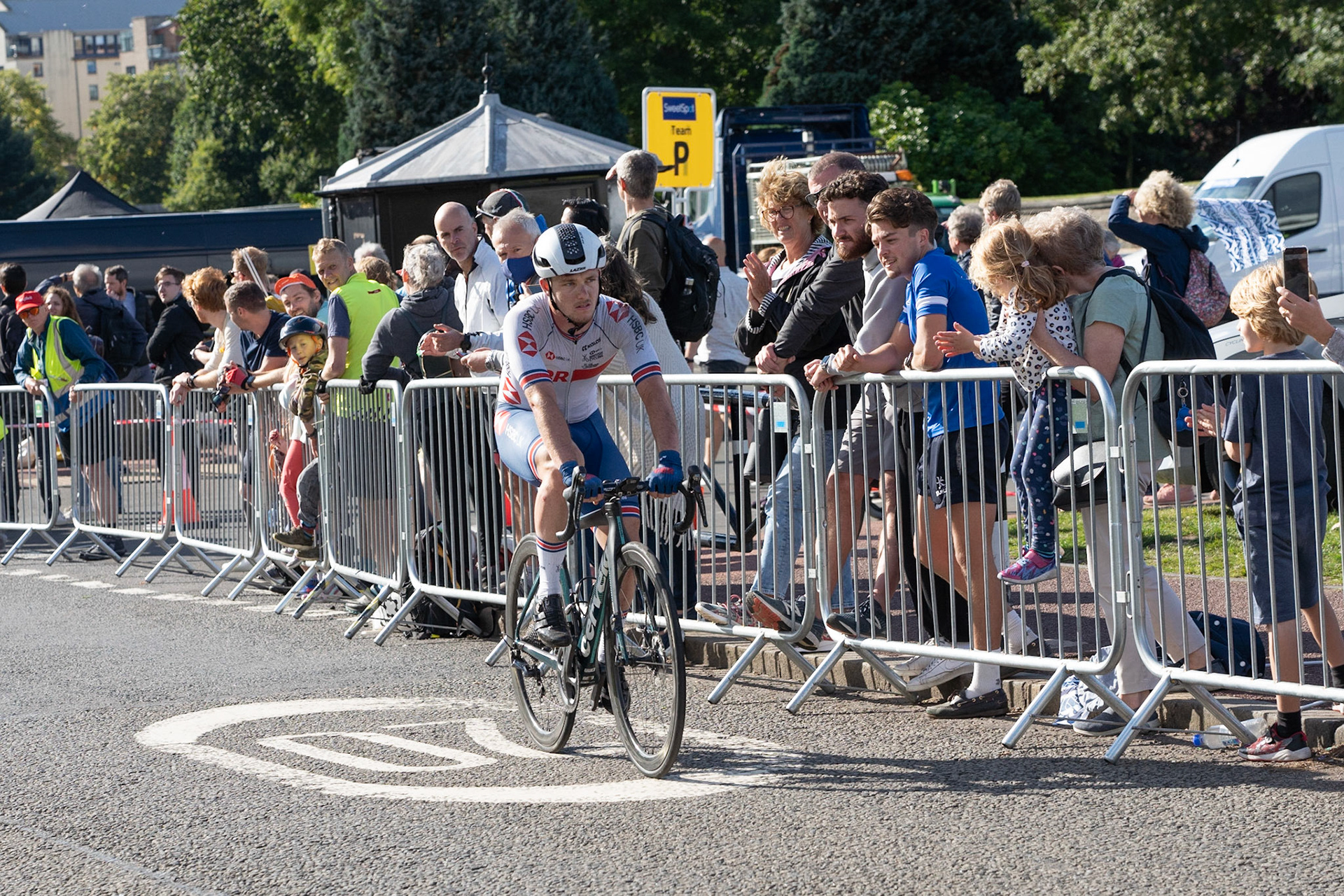 Edinburgh, Scotland, UK. 11th September 2021.Edinburgh’s Queens Drive plays host to the finish of Stage 7 of the 2021 AJ Bell Tour of Britain Cycling Race with Ethan Hayter, Wout Van Aert and Julian Alaphilippe battling to take the lead into the final stage tomorrow. Credit: Richard Gass/Alamy Live News