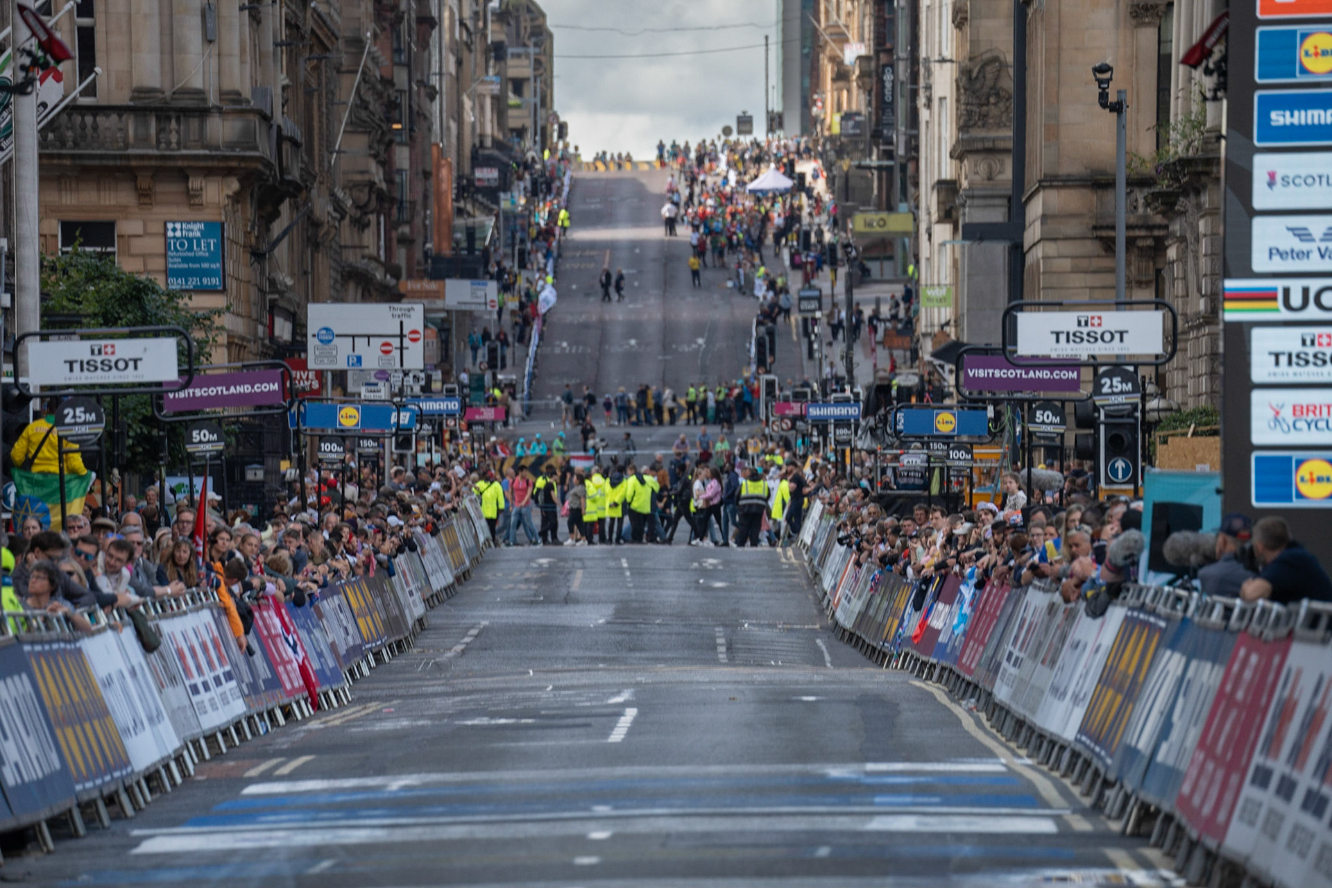 Glasgow, Scotland, UK. 13th August 2023. UCI World Championships – Lotte Kopecky of Belgium wins the Women’s Elite Road Race Road Race from Loch Lomond to Glasgow ending with 6 laps of the city centre circuit. Credit R.Gass/Alamy Live News