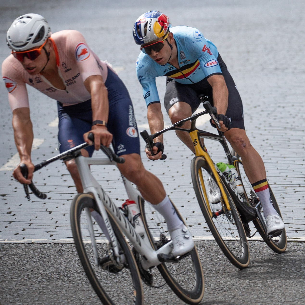 Glasgow, Scotland, UK. 6th August 2023. UCI World Championships – Mathieu van der Poel wins the Men’s Elite Road Race Road Race from Edinburgh to Glasgow ending with 10 laps of the city centre circuit. Credit R.Gass/Alamy Live News