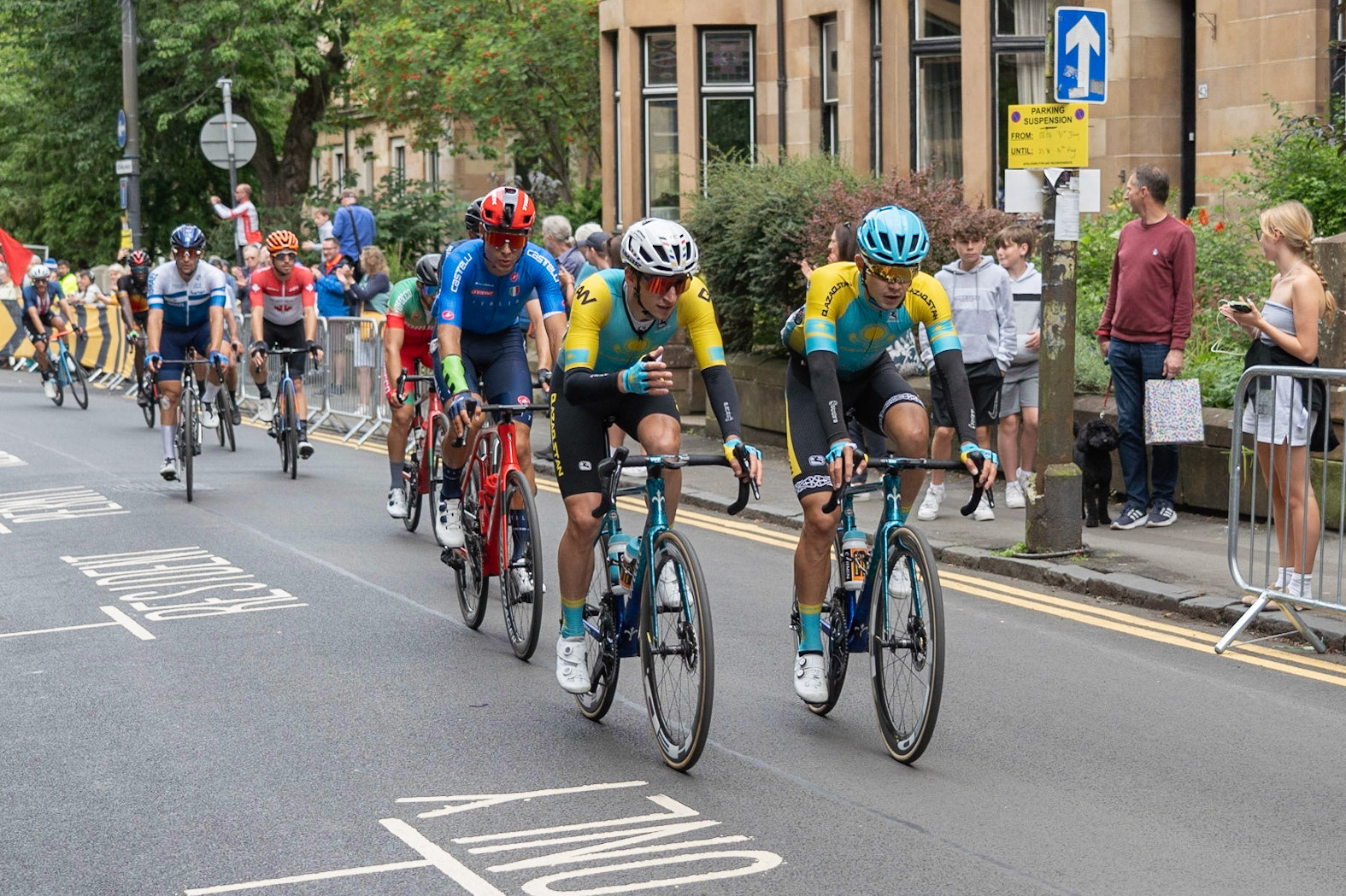 Glasgow, Scotland, UK. 6th August 2023. UCI World Championships – Mathieu van der Poel wins the Men’s Elite Road Race Road Race from Edinburgh to Glasgow ending with 10 laps of the city centre circuit. Credit R.Gass/Alamy Live News