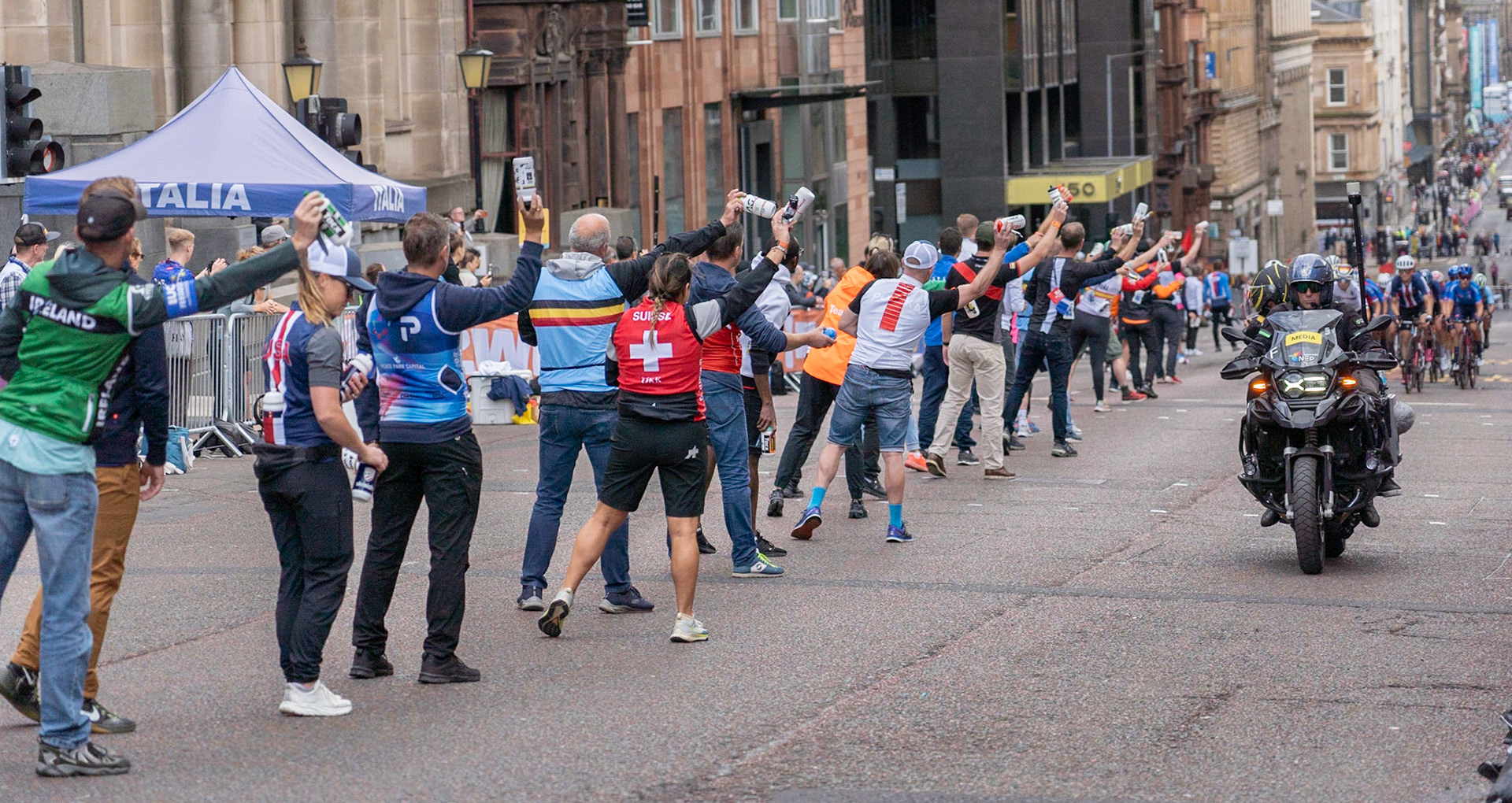 Glasgow, Scotland, UK. 13th August 2023. UCI World Championships – Lotte Kopecky of Belgium wins the Women’s Elite Road Race Road Race from Loch Lomond to Glasgow ending with 6 laps of the city centre circuit. Credit R.Gass/Alamy Live News