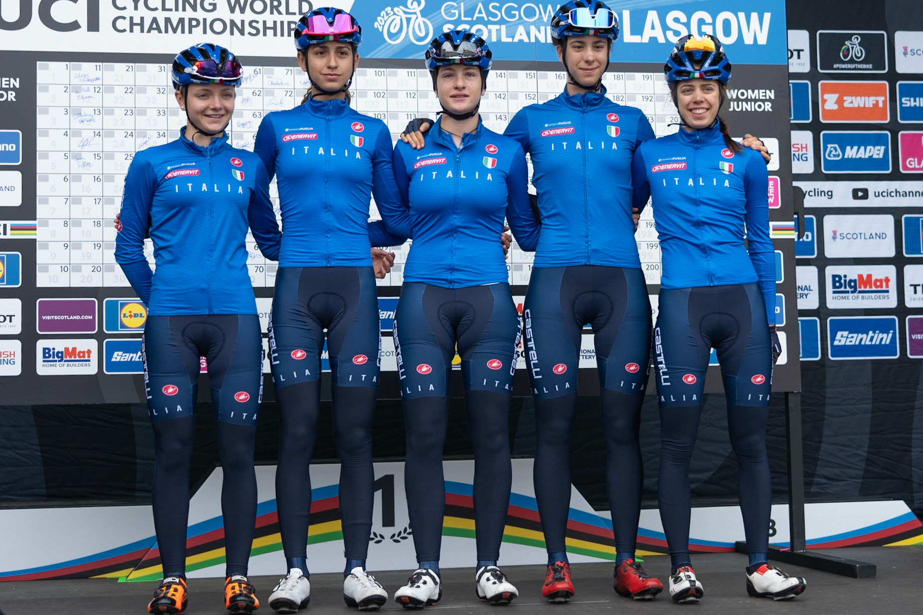 Glasgow, Scotland, UK. 5th August 2023. UCI World Championships - Junior Woman – Presentation of Teams prior to the Road Race of 5 laps of the city centre circuit. Credit R.Gass/Alamy Live News