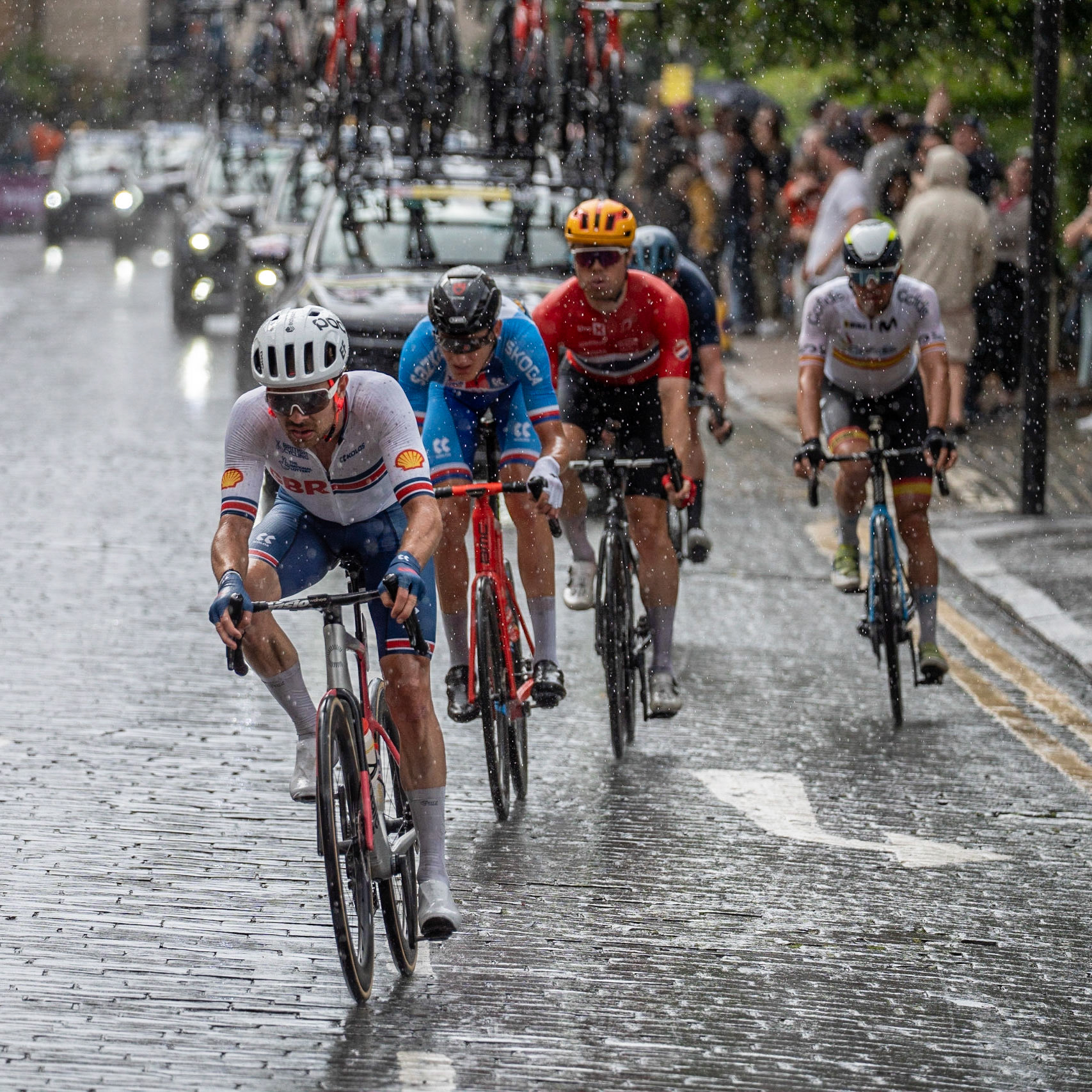 Glasgow, Scotland, UK. 6th August 2023. UCI World Championships – Mathieu van der Poel wins the Men’s Elite Road Race Road Race from Edinburgh to Glasgow ending with 10 laps of the city centre circuit. Credit R.Gass/Alamy Live News