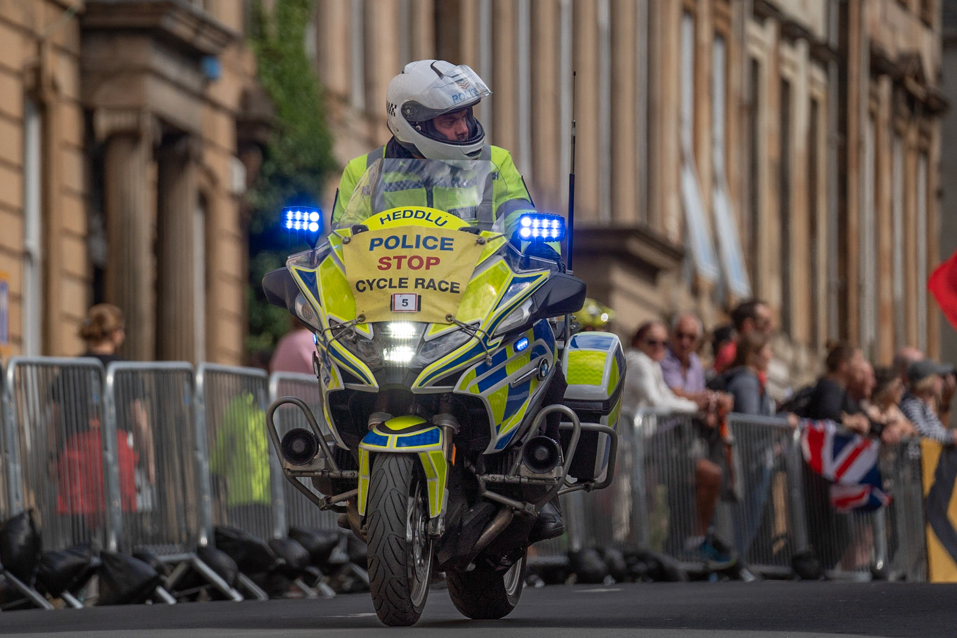 Glasgow, Scotland, UK. 13th August 2023. UCI World Championships – Lotte Kopecky of Belgium wins the Women’s Elite Road Race Road Race from Loch Lomond to Glasgow ending with 6 laps of the city centre circuit. Credit R.Gass/Alamy Live News