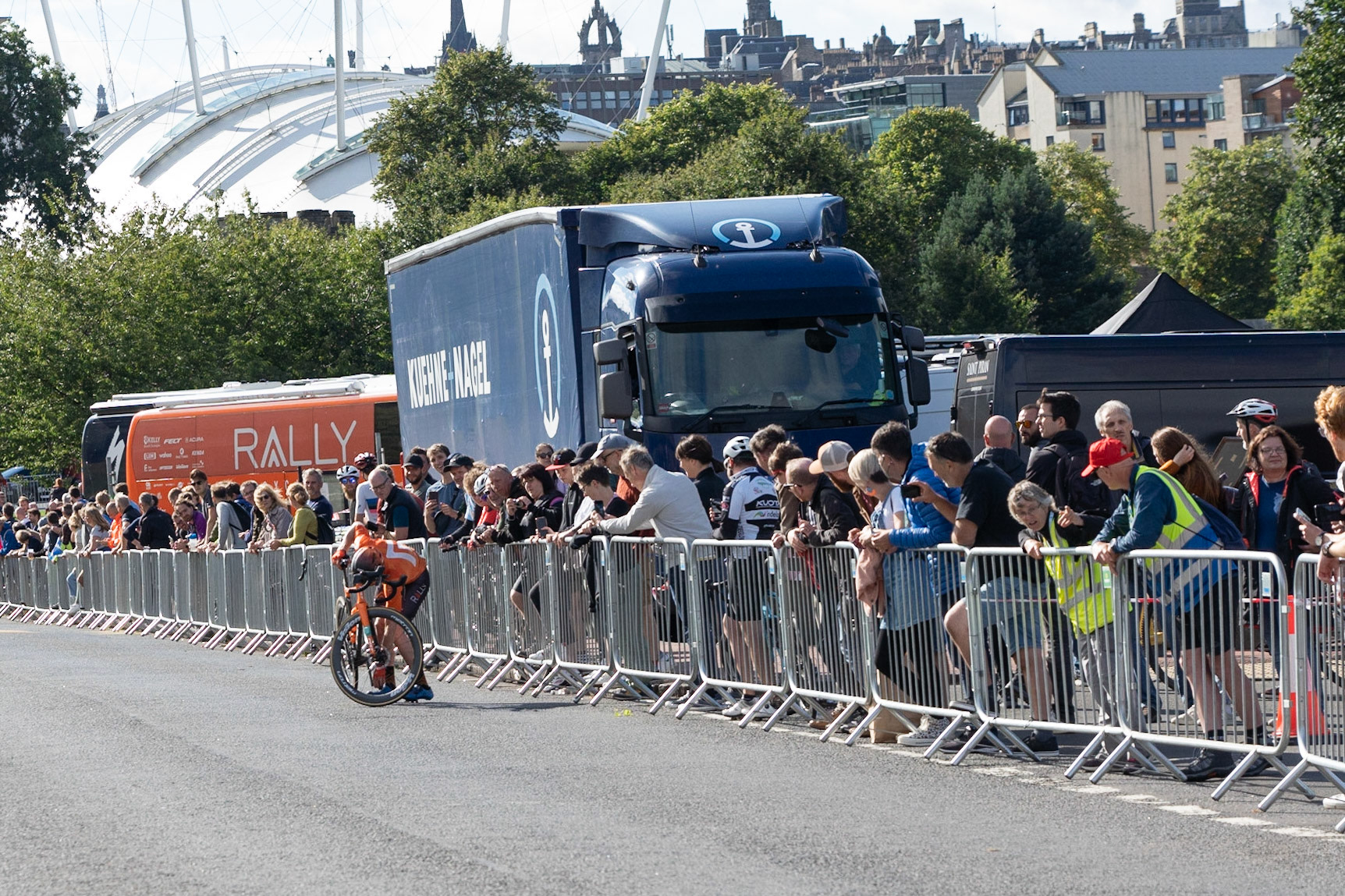 Edinburgh, Scotland, UK. 11th September 2021.Edinburgh’s Queens Drive plays host to the finish of Stage 7 of the 2021 AJ Bell Tour of Britain Cycling Race with Ethan Hayter, Wout Van Aert and Julian Alaphilippe battling to take the lead into the final stage tomorrow. Credit: Richard Gass/Alamy Live News