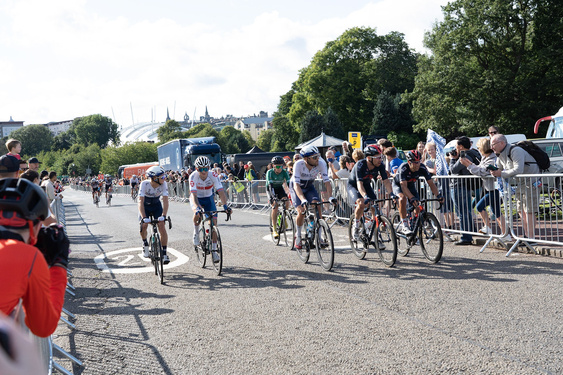 Edinburgh, Scotland, UK. 11th September 2021.Edinburgh’s Queens Drive plays host to the finish of Stage 7 of the 2021 AJ Bell Tour of Britain Cycling Race with Ethan Hayter, Wout Van Aert and Julian Alaphilippe battling to take the lead into the final stage tomorrow. Credit: Richard Gass/Alamy Live News