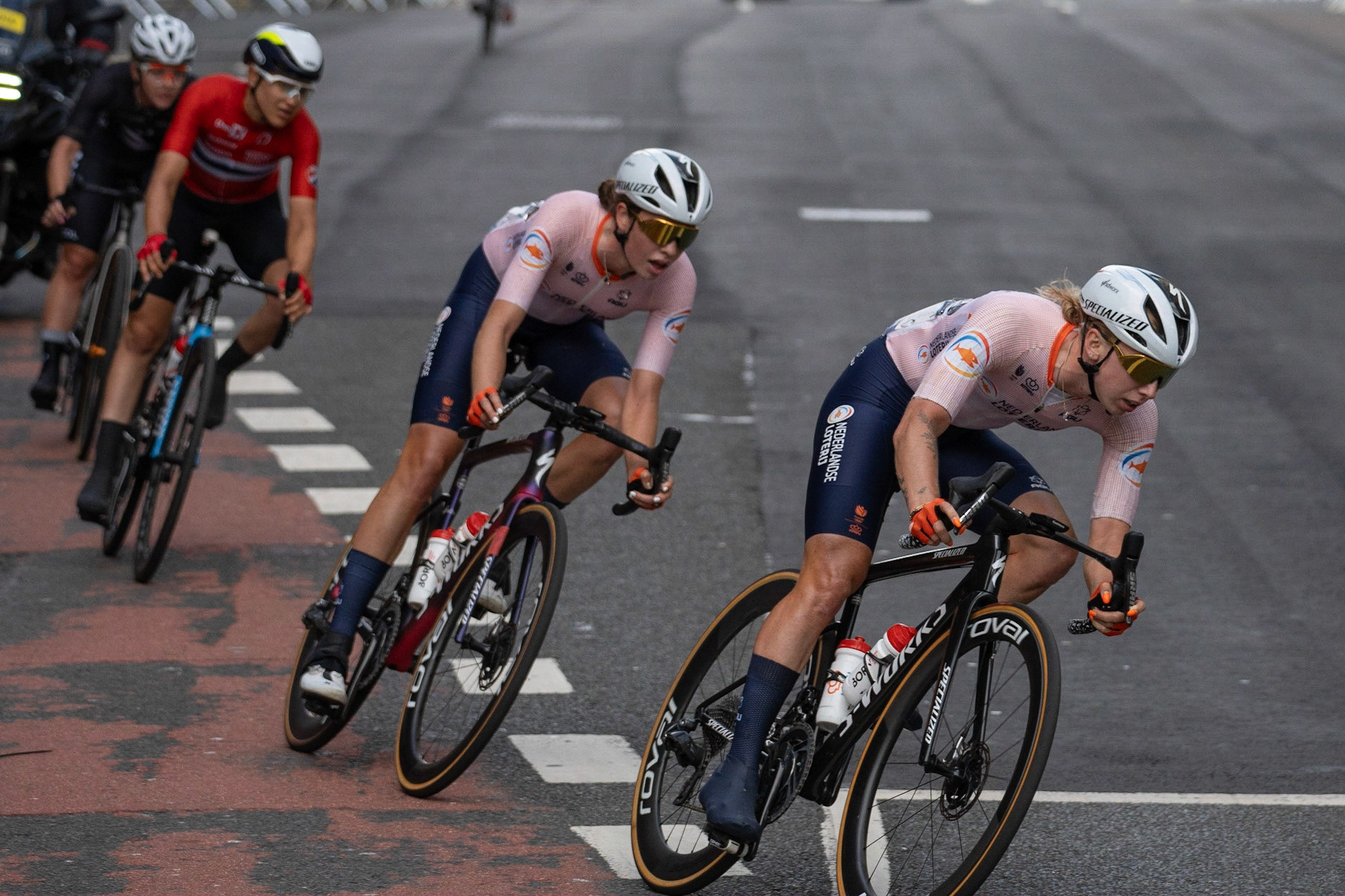 Glasgow, Scotland, UK. 13th August 2023. UCI World Championships – Lotte Kopecky of Belgium wins the Women’s Elite Road Race Road Race from Loch Lomond to Glasgow ending with 6 laps of the city centre circuit. Credit R.Gass/Alamy Live News