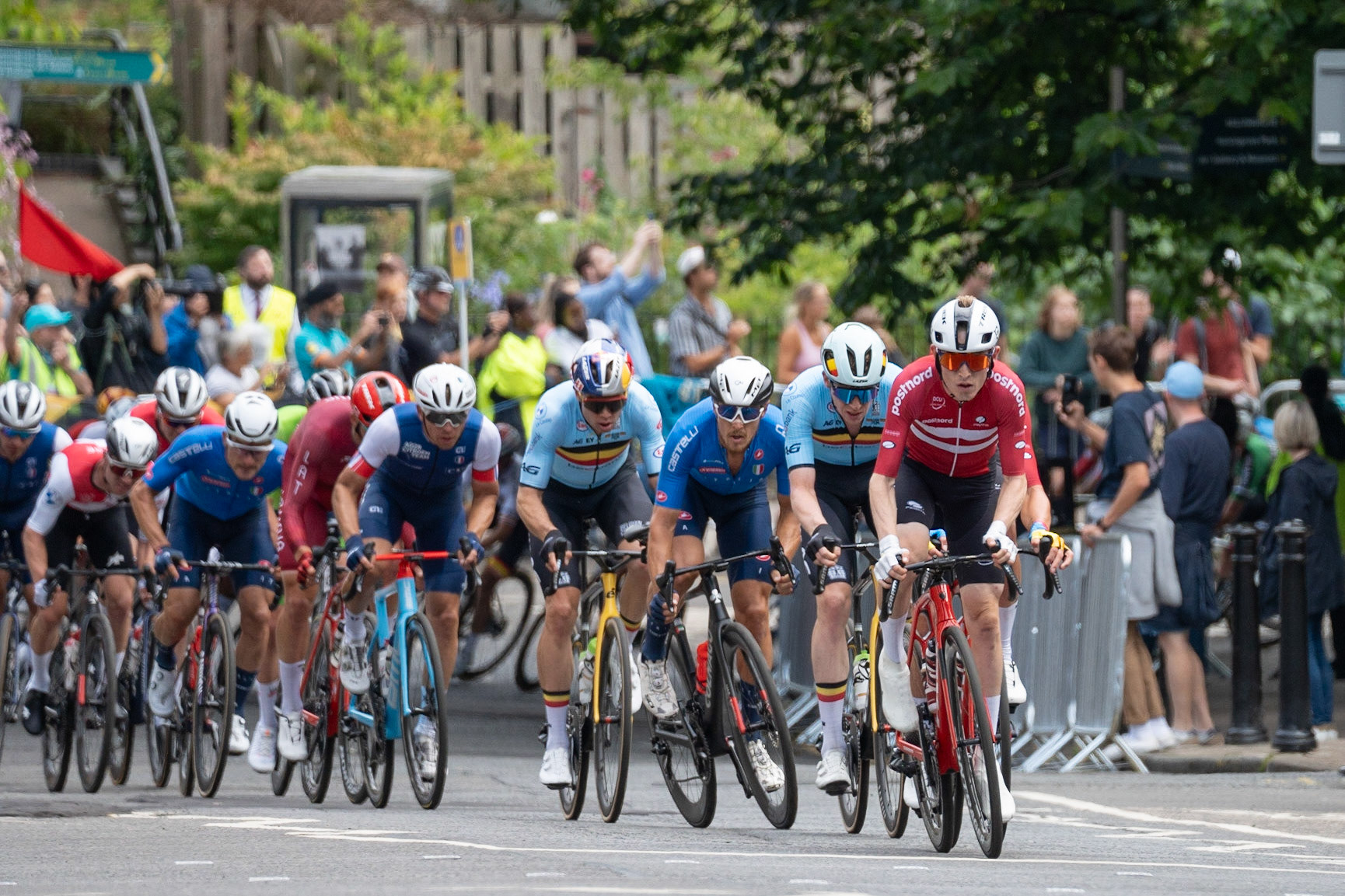 Glasgow, Scotland, UK. 6th August 2023. UCI World Championships – Mathieu van der Poel wins the Men’s Elite Road Race Road Race from Edinburgh to Glasgow ending with 10 laps of the city centre circuit. Credit R.Gass/Alamy Live News