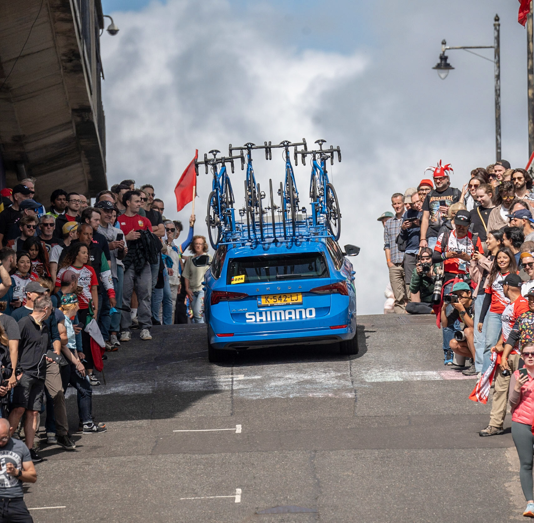 Glasgow, Scotland, UK. 13th August 2023. UCI World Championships – Lotte Kopecky of Belgium wins the Women’s Elite Road Race Road Race from Loch Lomond to Glasgow ending with 6 laps of the city centre circuit. Credit R.Gass/Alamy Live News