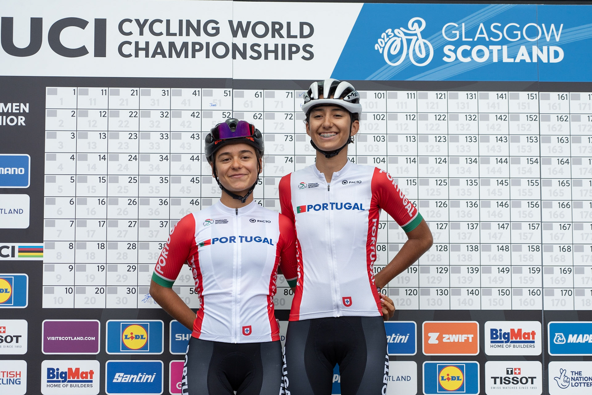 Glasgow, Scotland, UK. 5th August 2023. UCI World Championships - Junior Woman – Presentation of Teams prior to the Road Race of 5 laps of the city centre circuit. Credit R.Gass/Alamy Live News