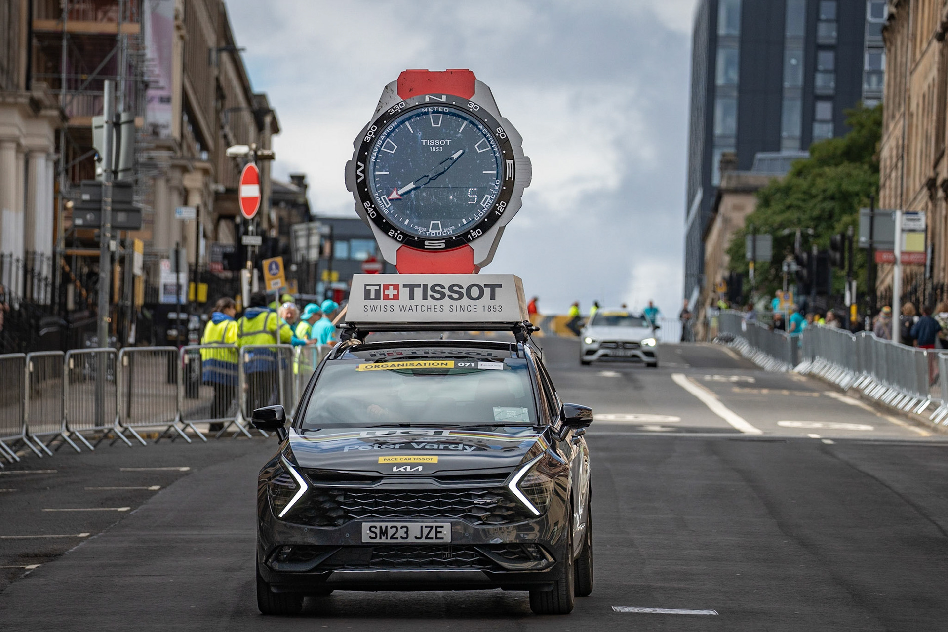 Glasgow, Scotland, UK. 13th August 2023. UCI World Championships – Lotte Kopecky of Belgium wins the Women’s Elite Road Race Road Race from Loch Lomond to Glasgow ending with 6 laps of the city centre circuit. Credit R.Gass/Alamy Live News