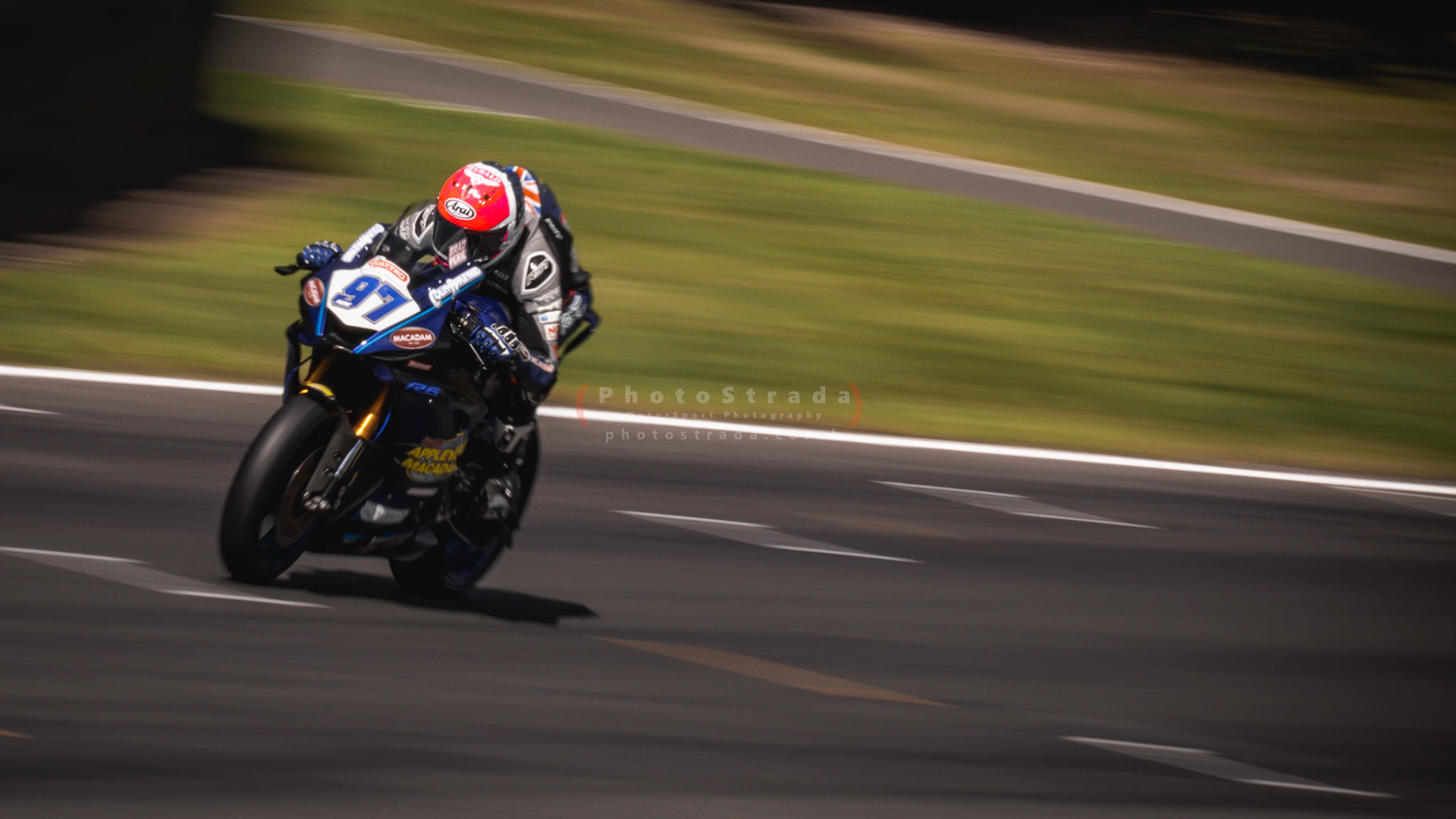 Brad Perie - Cadwell Park01