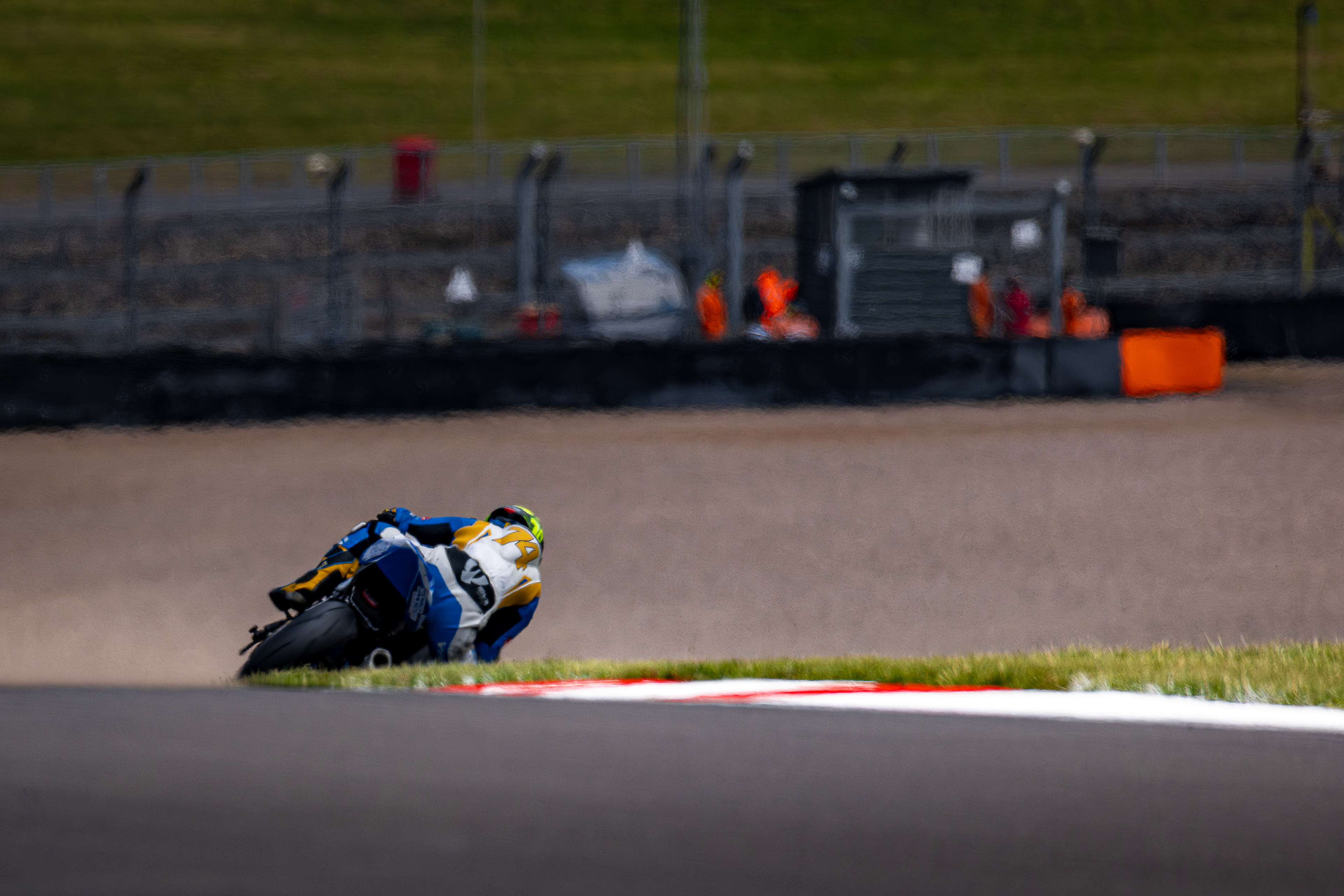 2026, R2: Donington Park