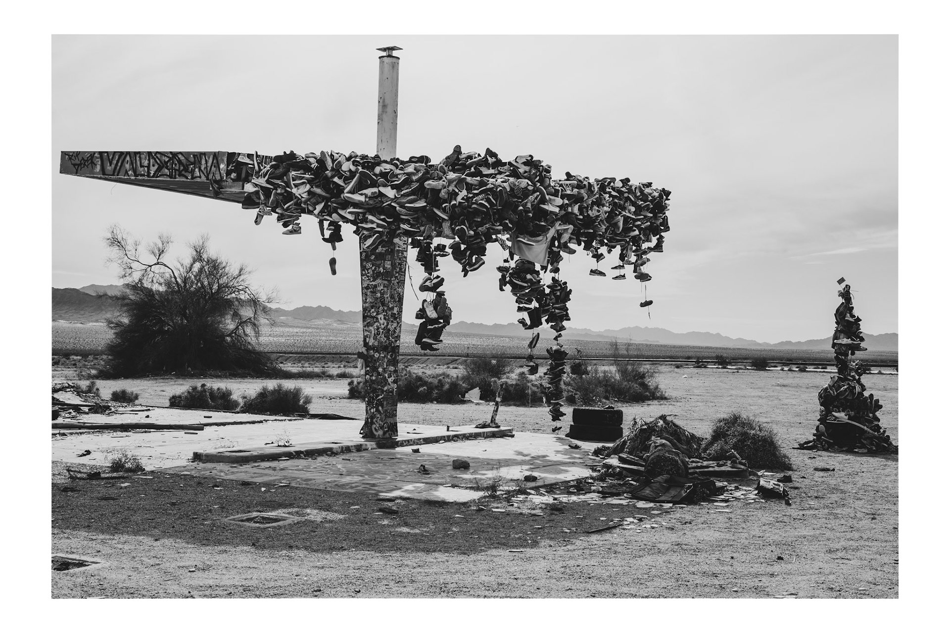 Pillar of Forgotten Shoes, Route 66, Ca, 2014