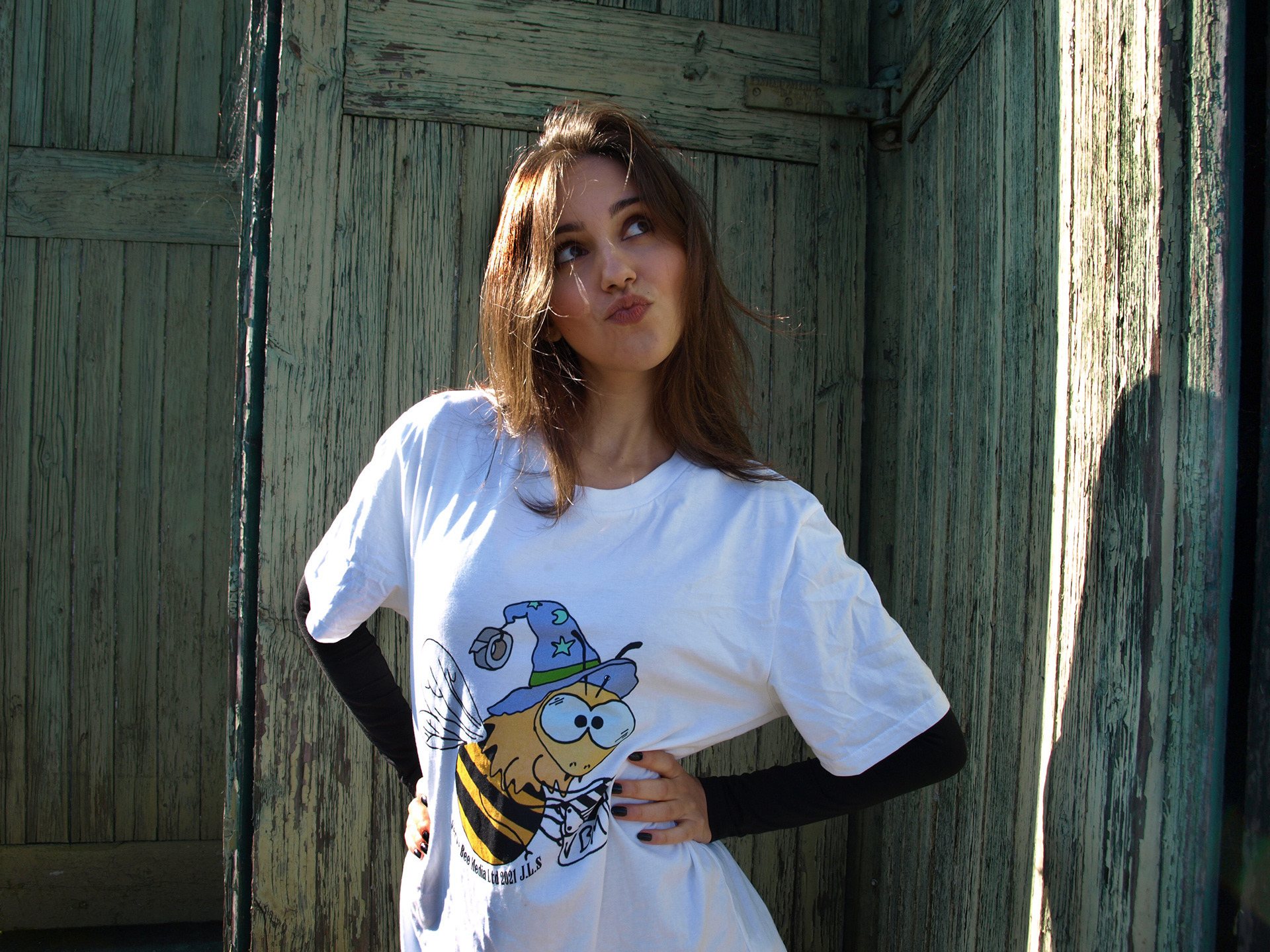 VERVE BEE MEDIA - Josee Bekker