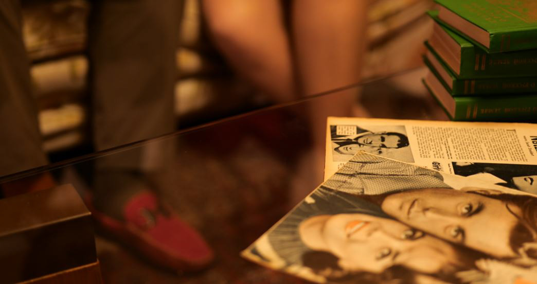 1960's Picturegoer magazine themed to film (a bond fan film)