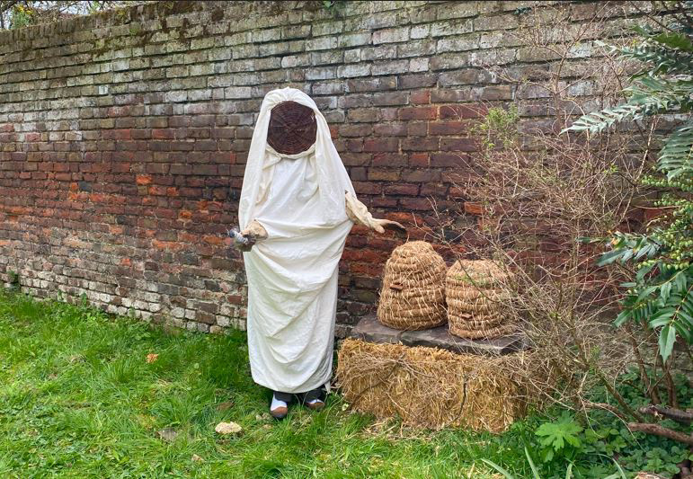 Replica TUDOR Beehives and outfit