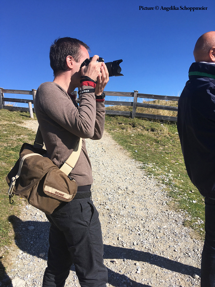 A look behind the scenes of my personal project “Family Journeys.” Here, I am photographing my parents on the Penken mountain. Mayrhofen, Austria, October 2018. Picture by Angelika Schoppmeier.