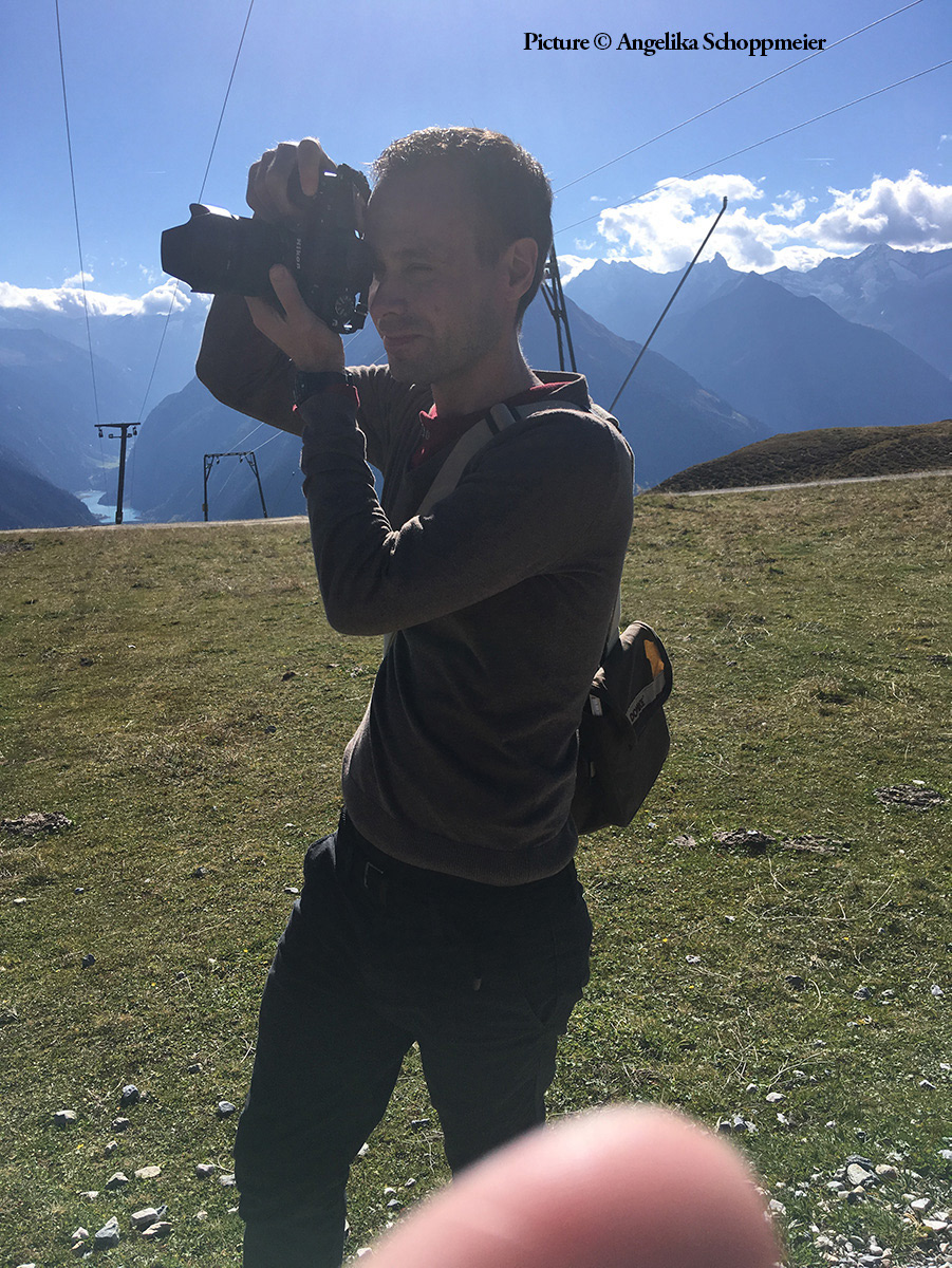 A look behind the scenes of my personal project “Family Journeys.” Here, I am photographing my parents on the Penken mountain. Mayrhofen, Austria, October 2018. Picture by Angelika Schoppmeier.