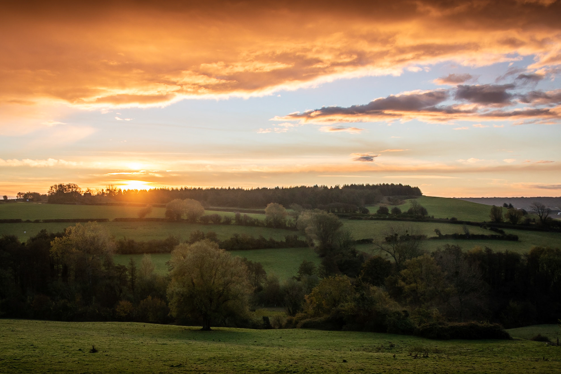 Lever de soleil sur la campagne boulonnaise