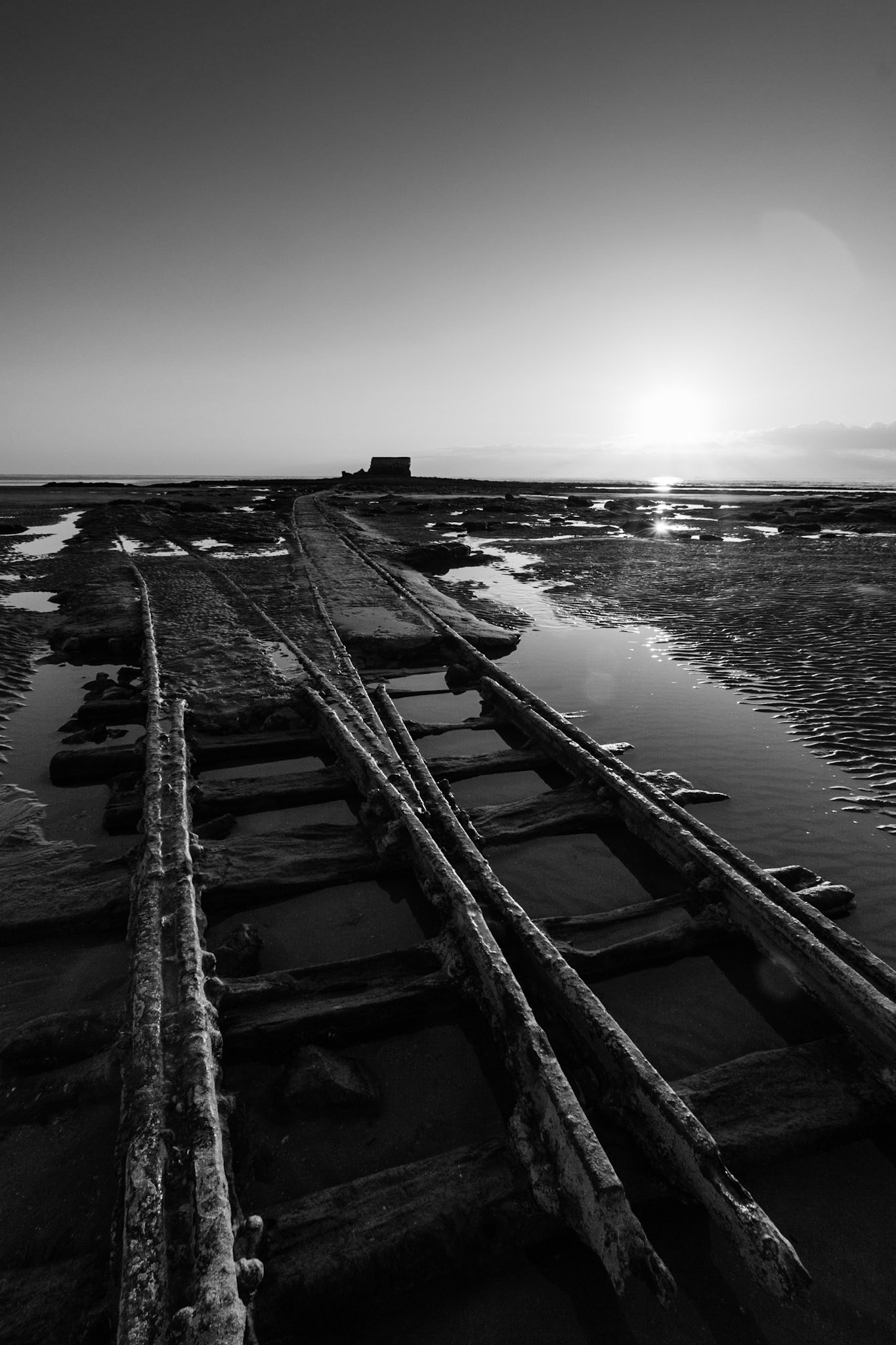 Voies ferrées sur la plage de Le Portel