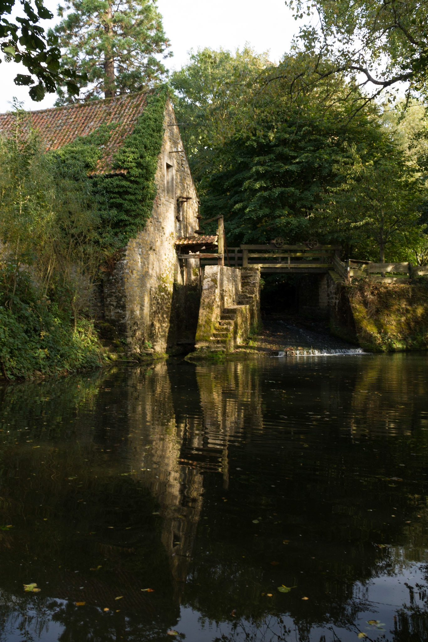L'ancien moulin à eau de Conteville-les-Boulogne. Pas-de-Calais.