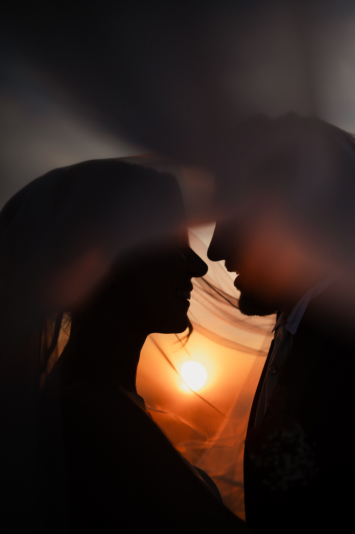 ritratto-sposi-tramonto-toscana-destination-wedding