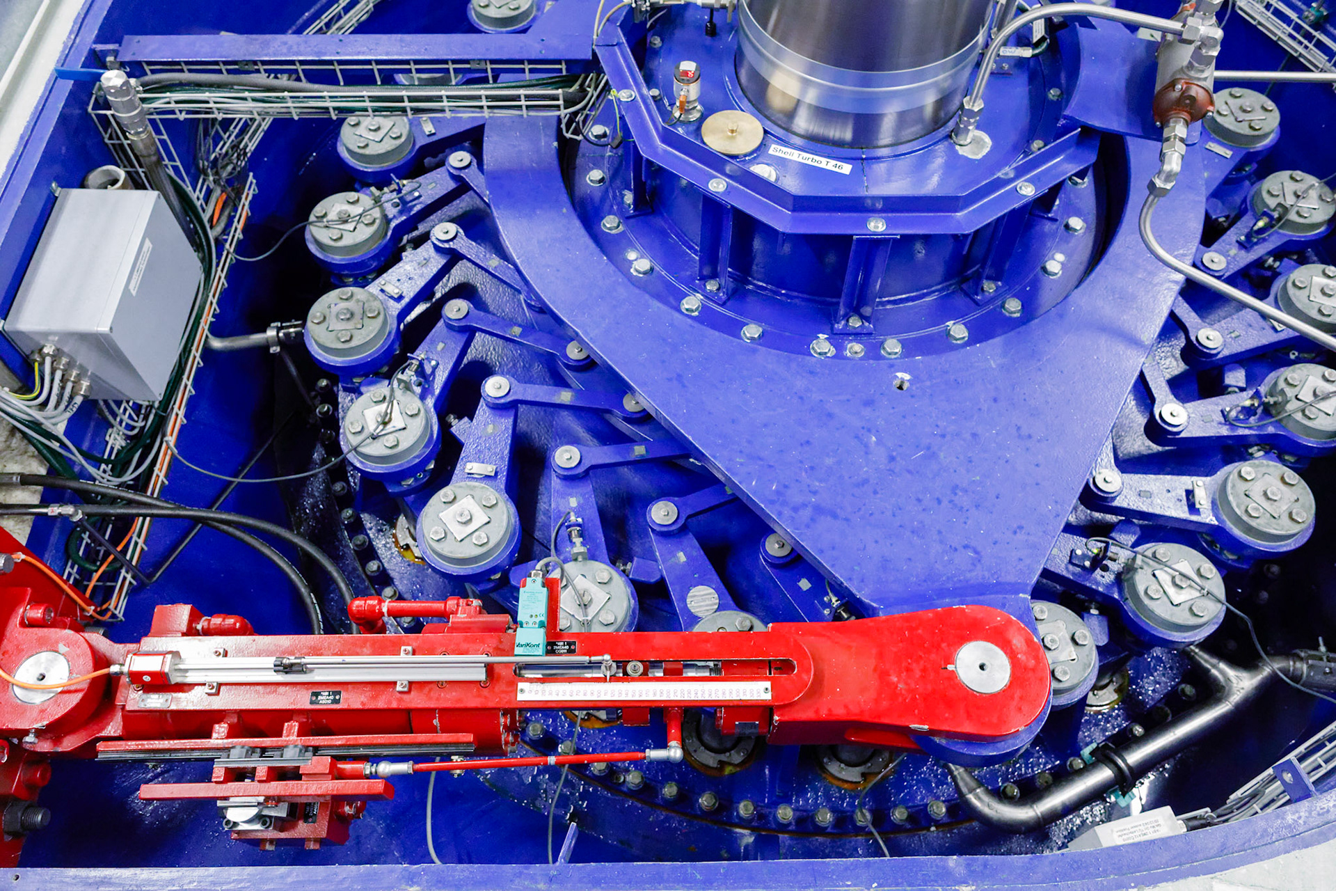 Grimsel 1 Unit 2 (Nachschubturbine), Guide Vane Apparatus