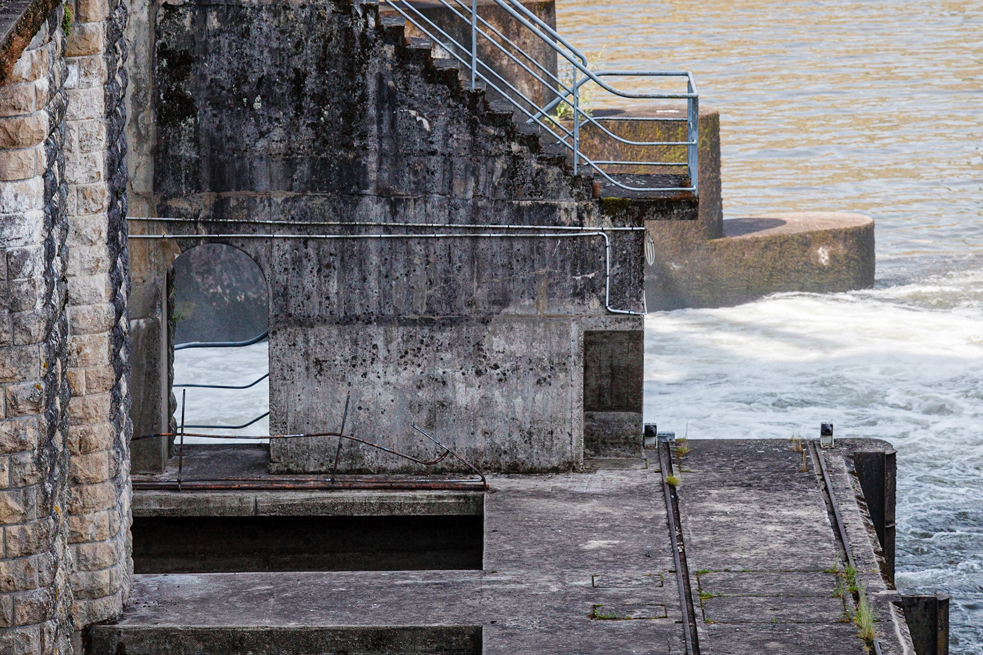 weir structure