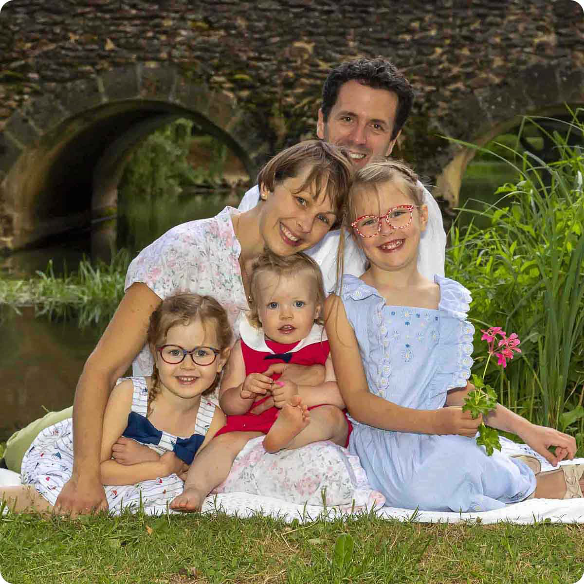 Shooting photo famille Orne par photographe famille près de Sainte Jamme sur Sarthe