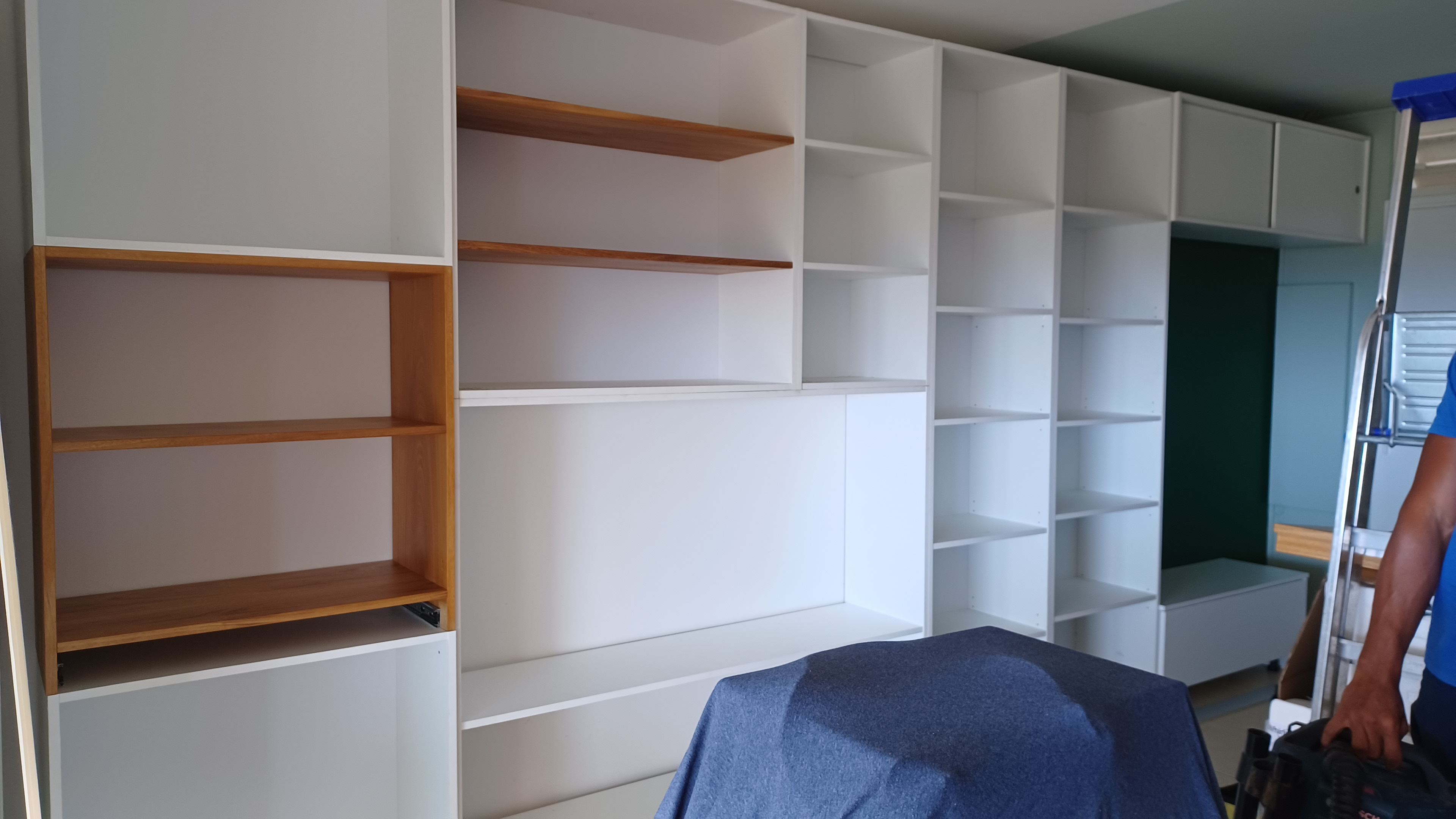 pose des meubles sur mesure
