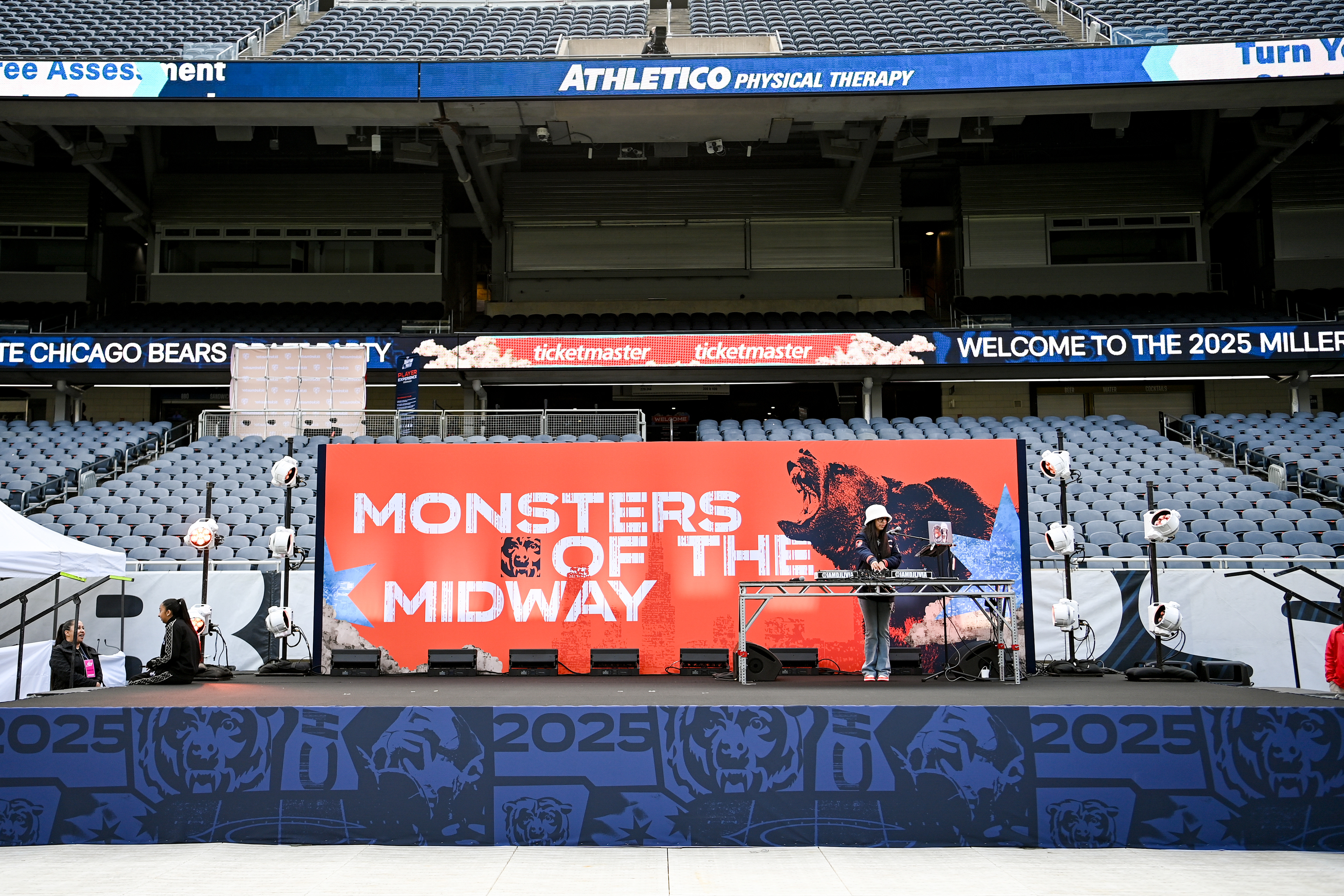 50 Yard Line Stage