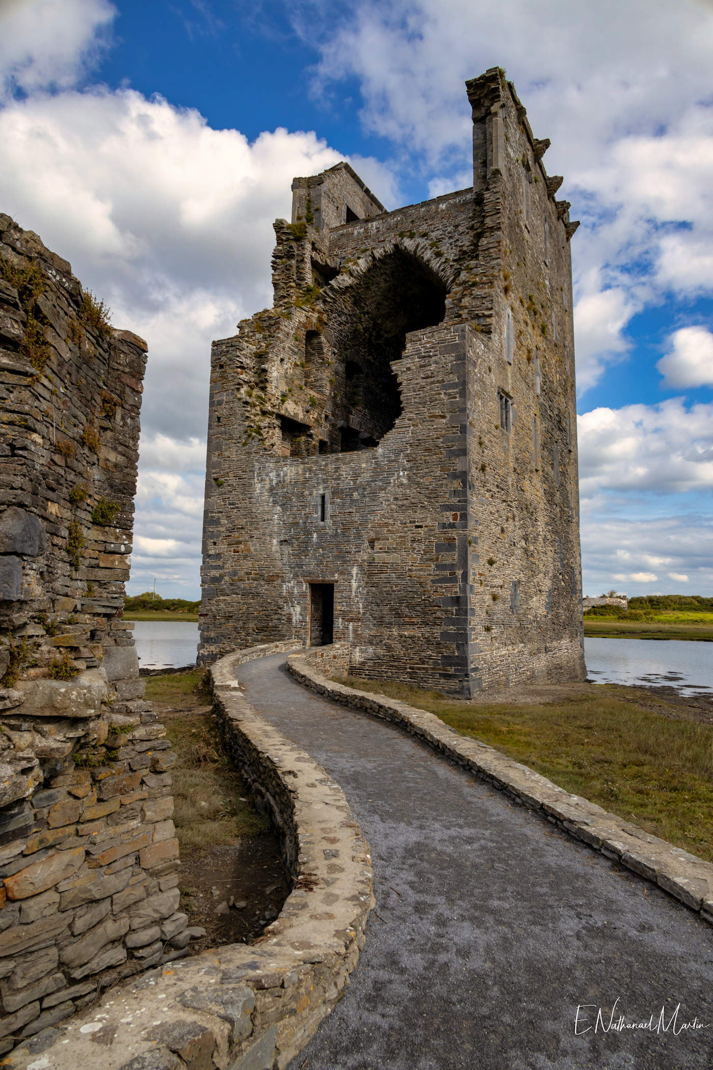 Carrigafoyle Castle