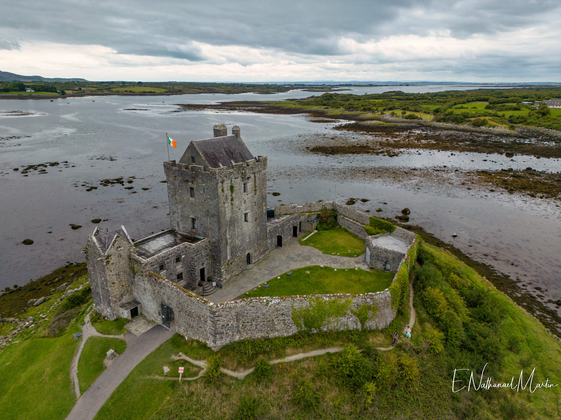 Dunguiare Castle