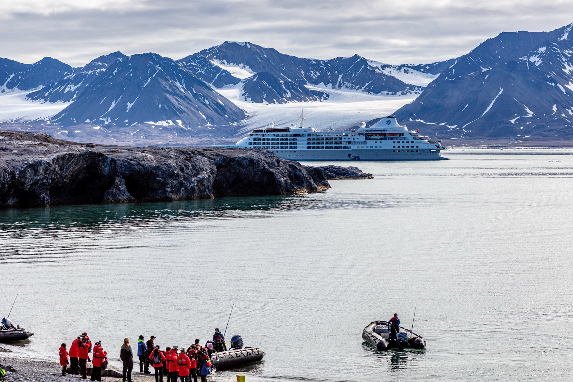 NY London landing site looking toward NY-Alesund