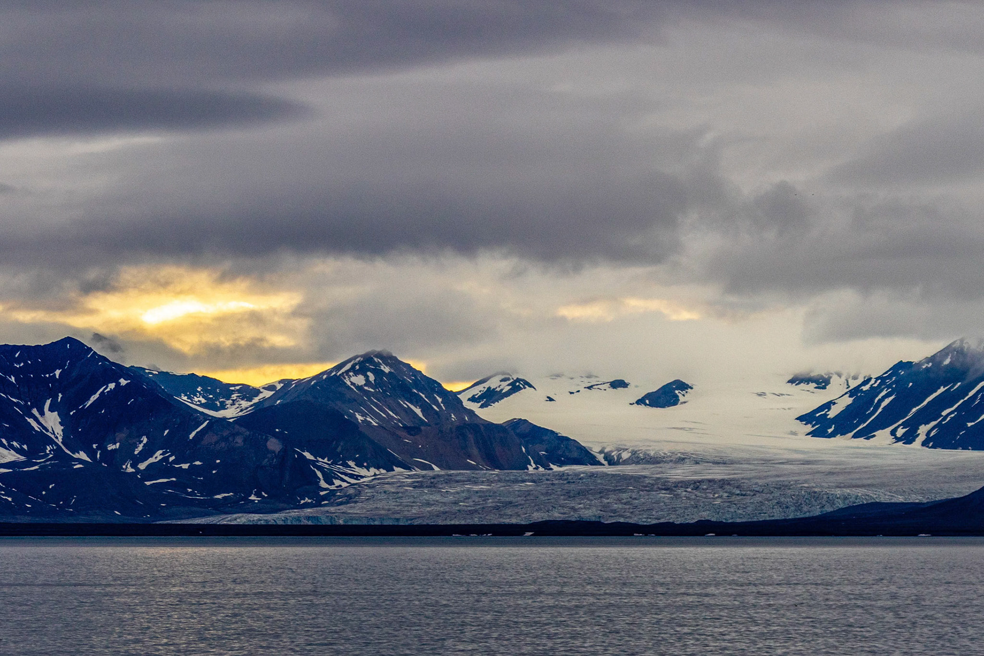 Sailing out of Longyearbyen