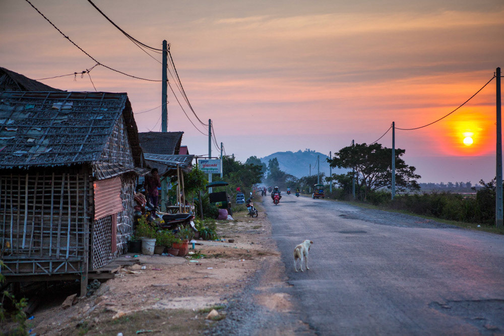 Scenes along the raod to Tonle Sap Lake