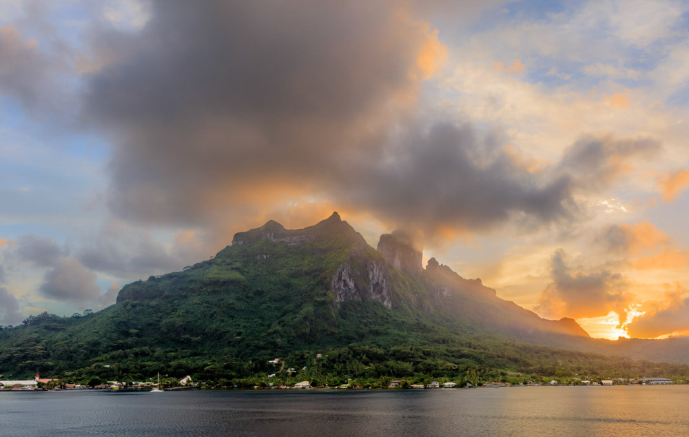 Bora Bora Sunrise