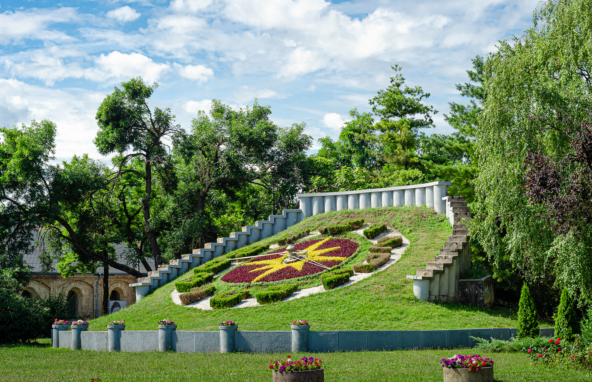 Blumenuhr im Parcul Civic