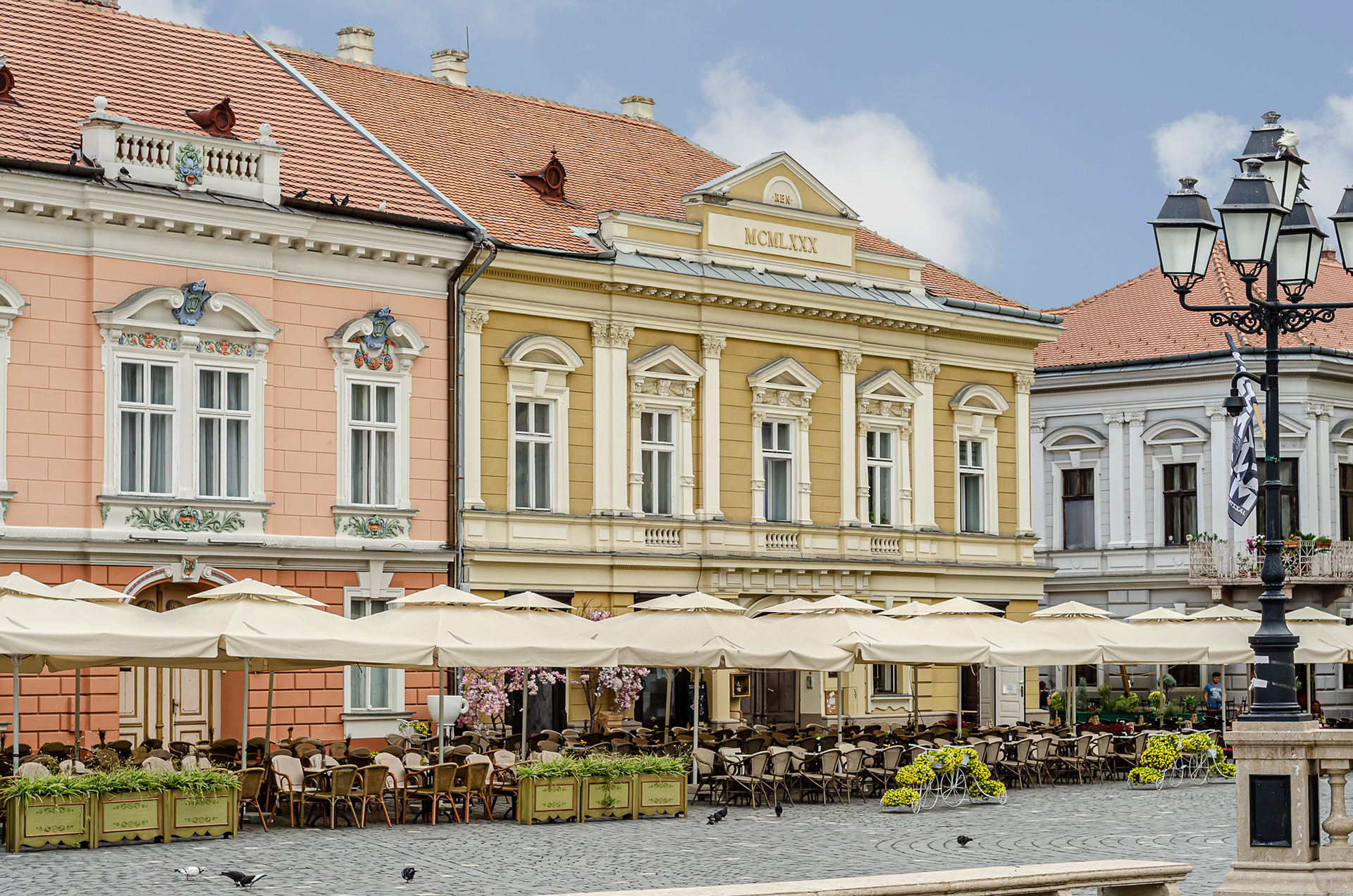 Geschäftsgebäude, Piața Unirii