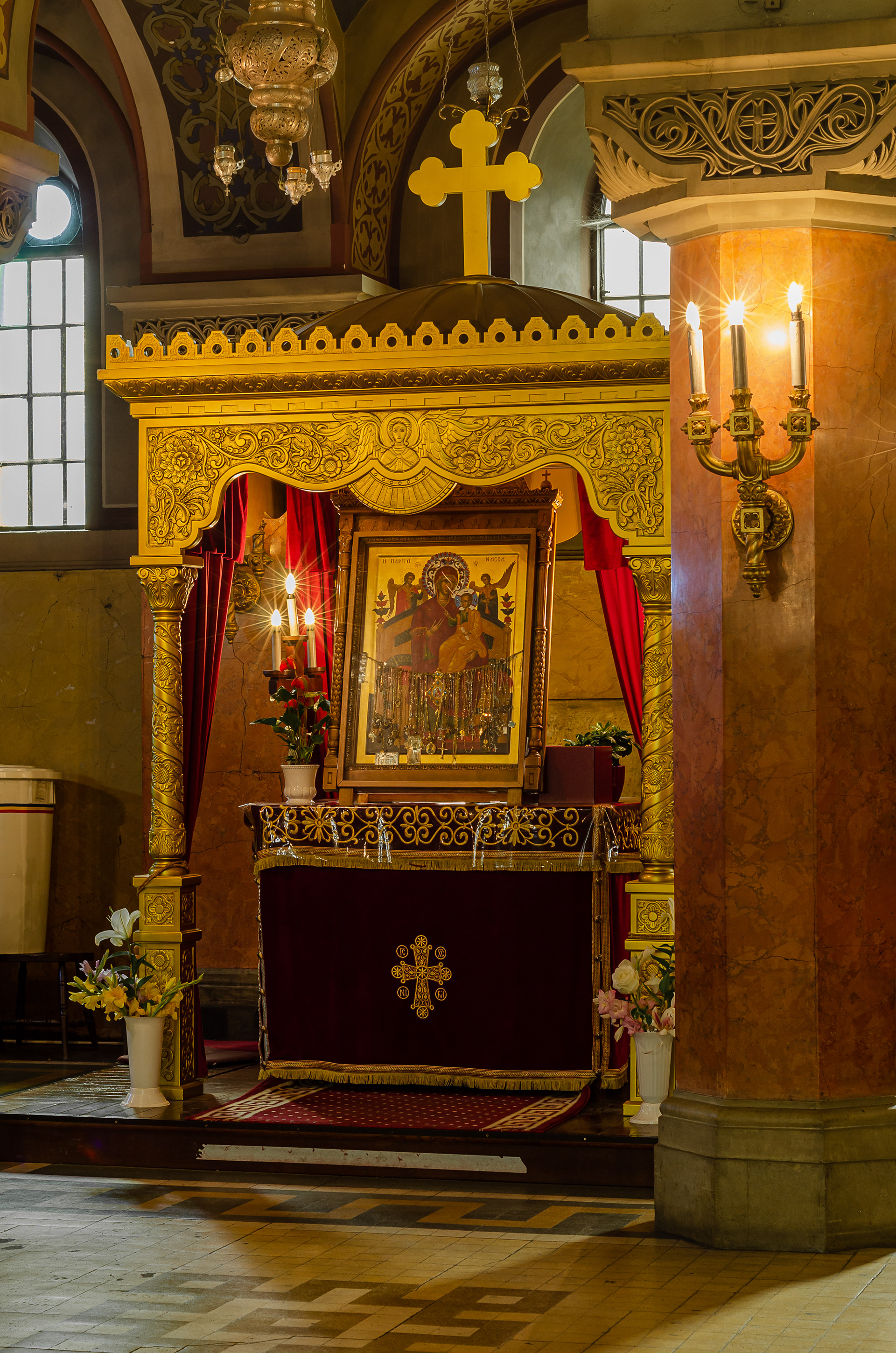 Rumänisch-orthodoxe Kathedrale der drei Hierarchen innen