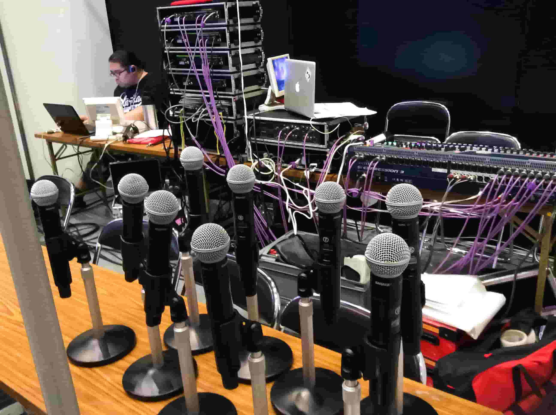 展示会ステージ