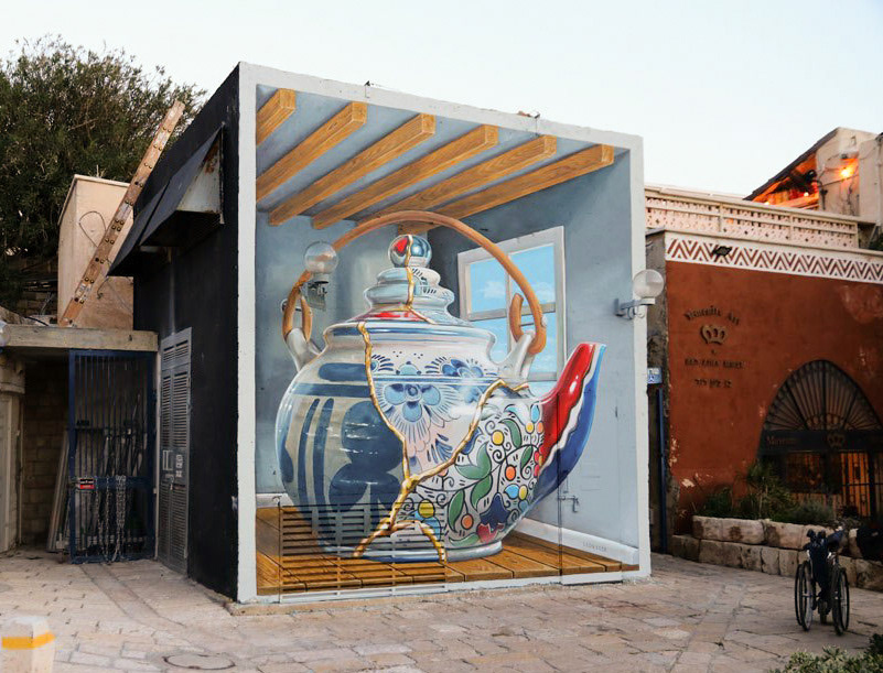 Mural by Leon Keer