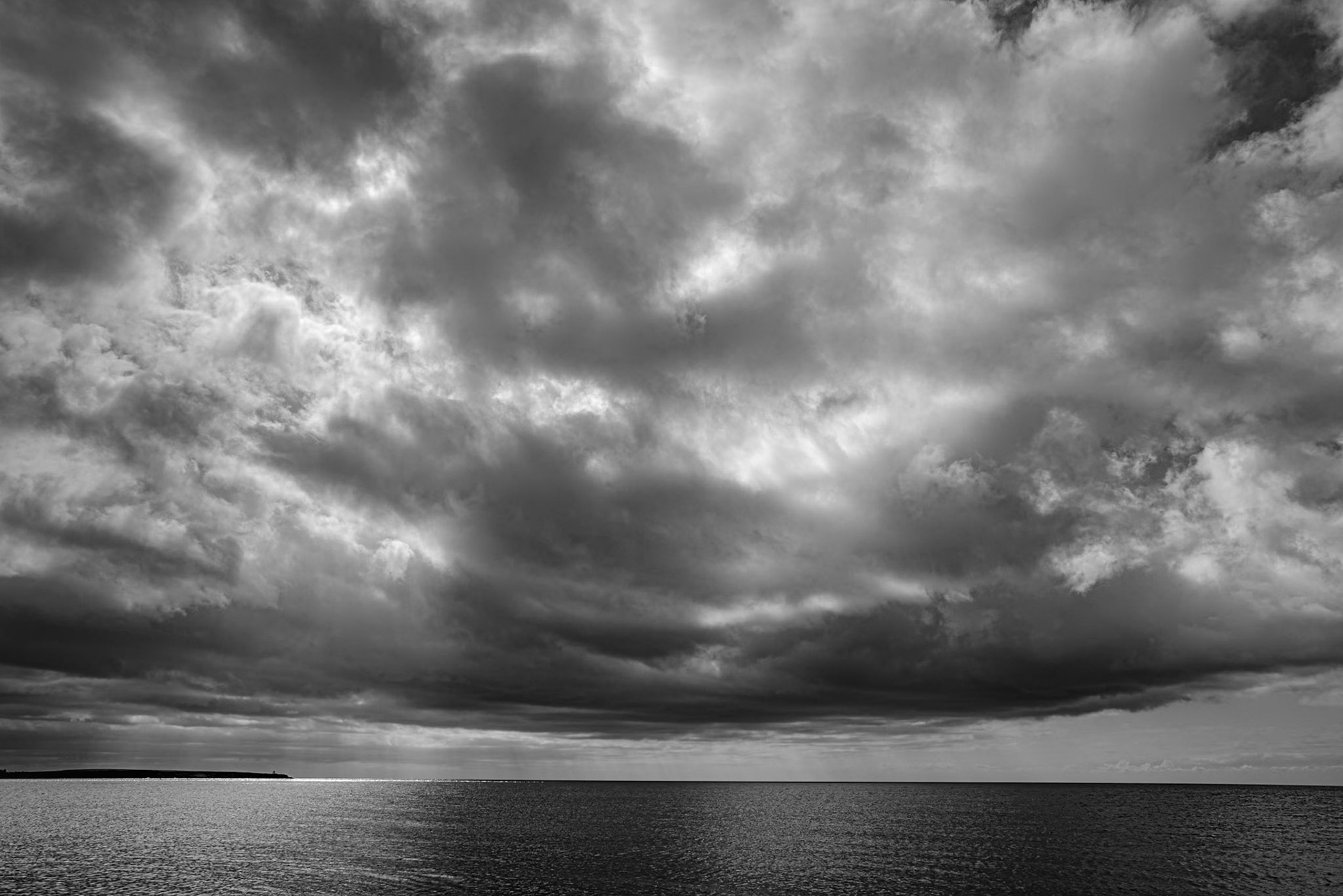 De ton miroir naissent les nuages